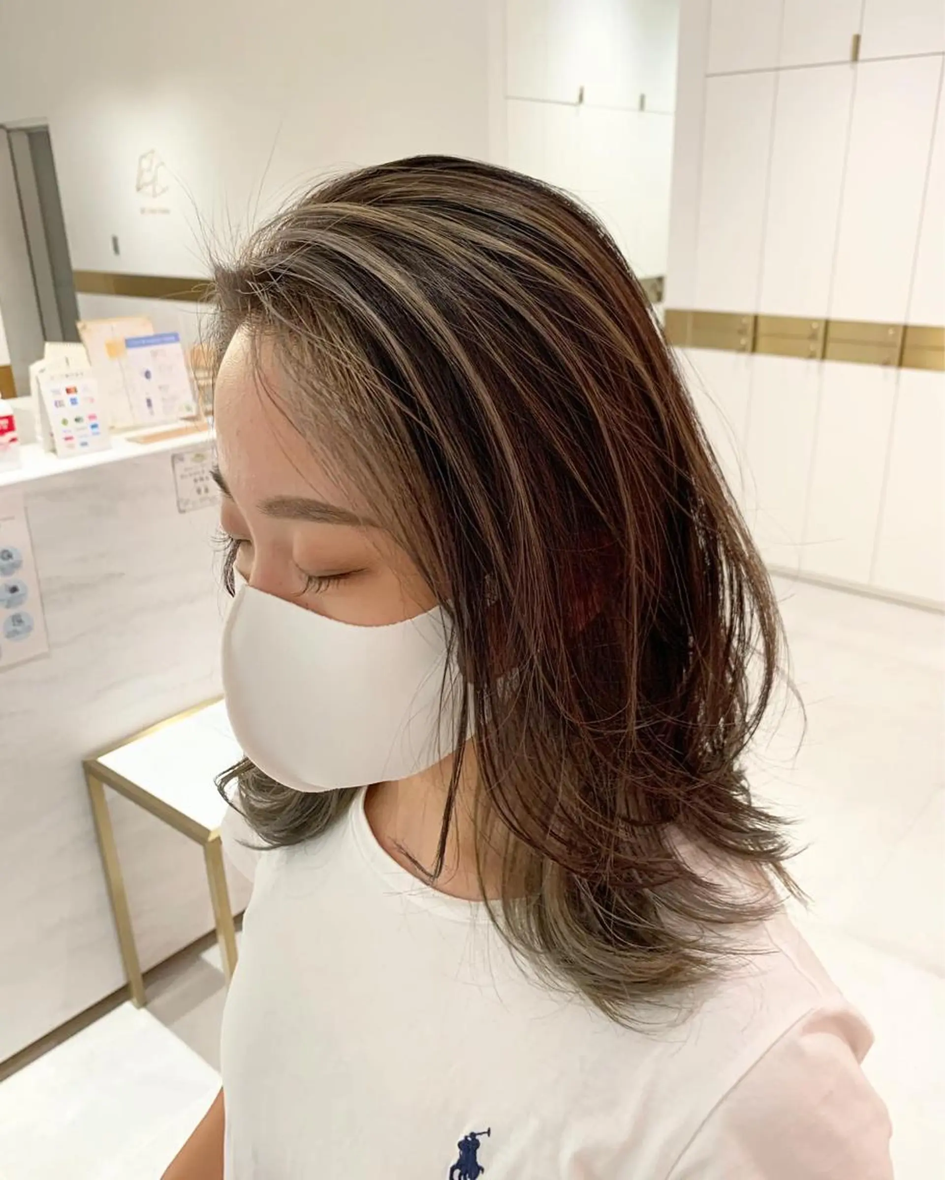 ミディアム レイヤー専門家 ダブルカラー修のヘアスタイル