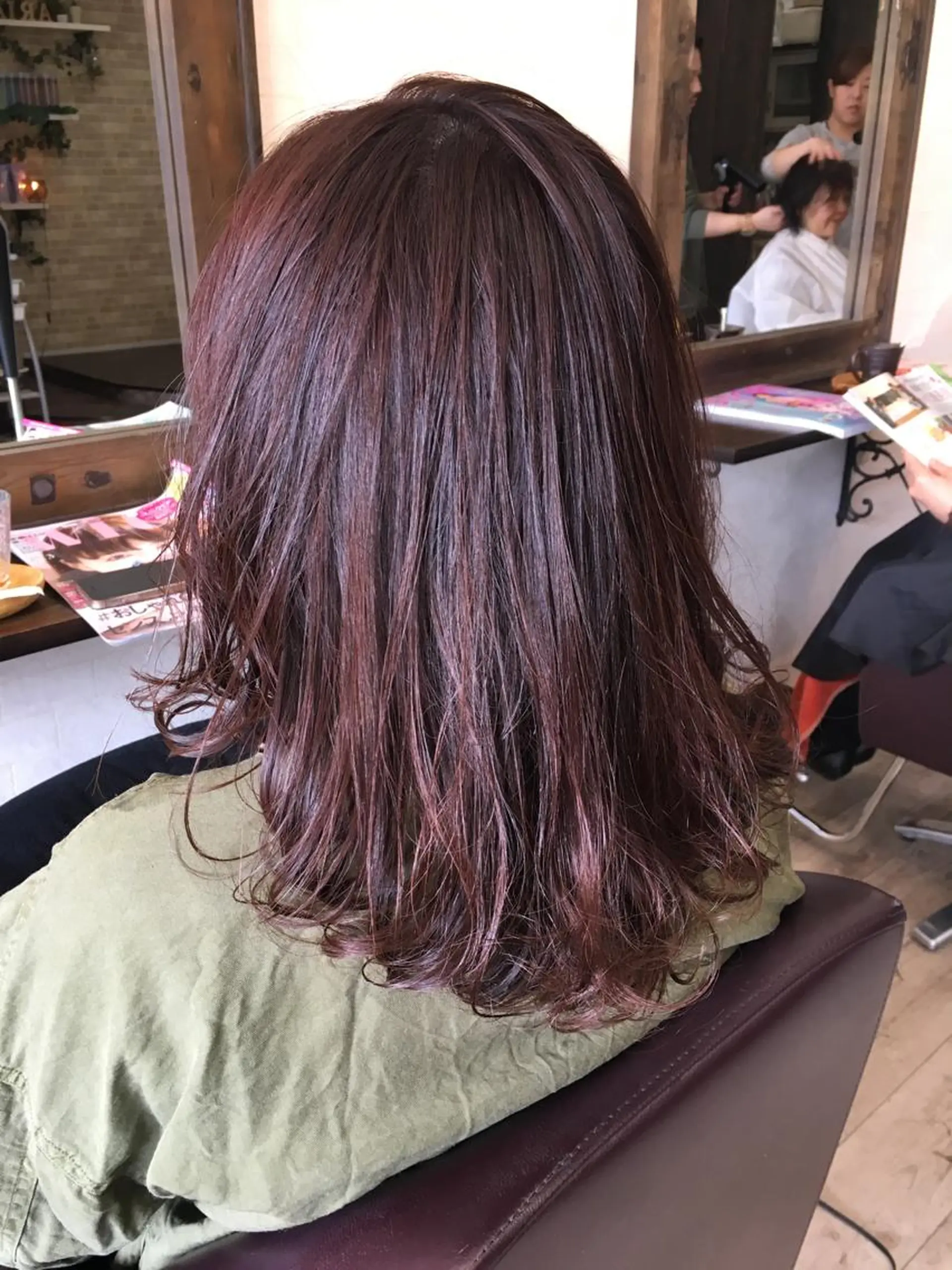 ミディアム パープルカラー ヘアカラー BELCHIC所属・松本 亮のヘアスタイル