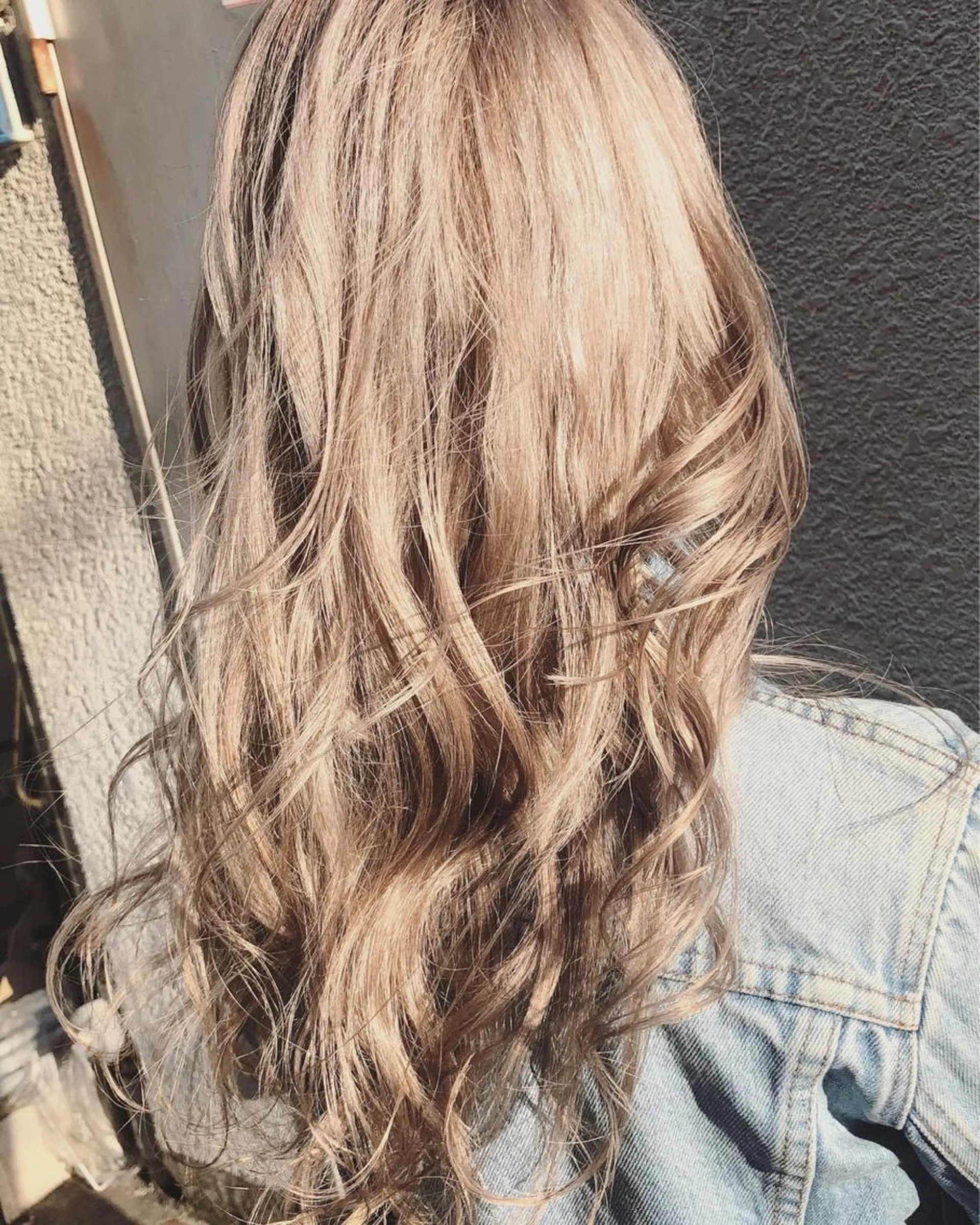 ロング カラー ブロンド ホワイトブロンド コールネックスザサロン所属・白髪ぼかし×デザイン 🕊️🫧ホウジョウのヘアスタイル