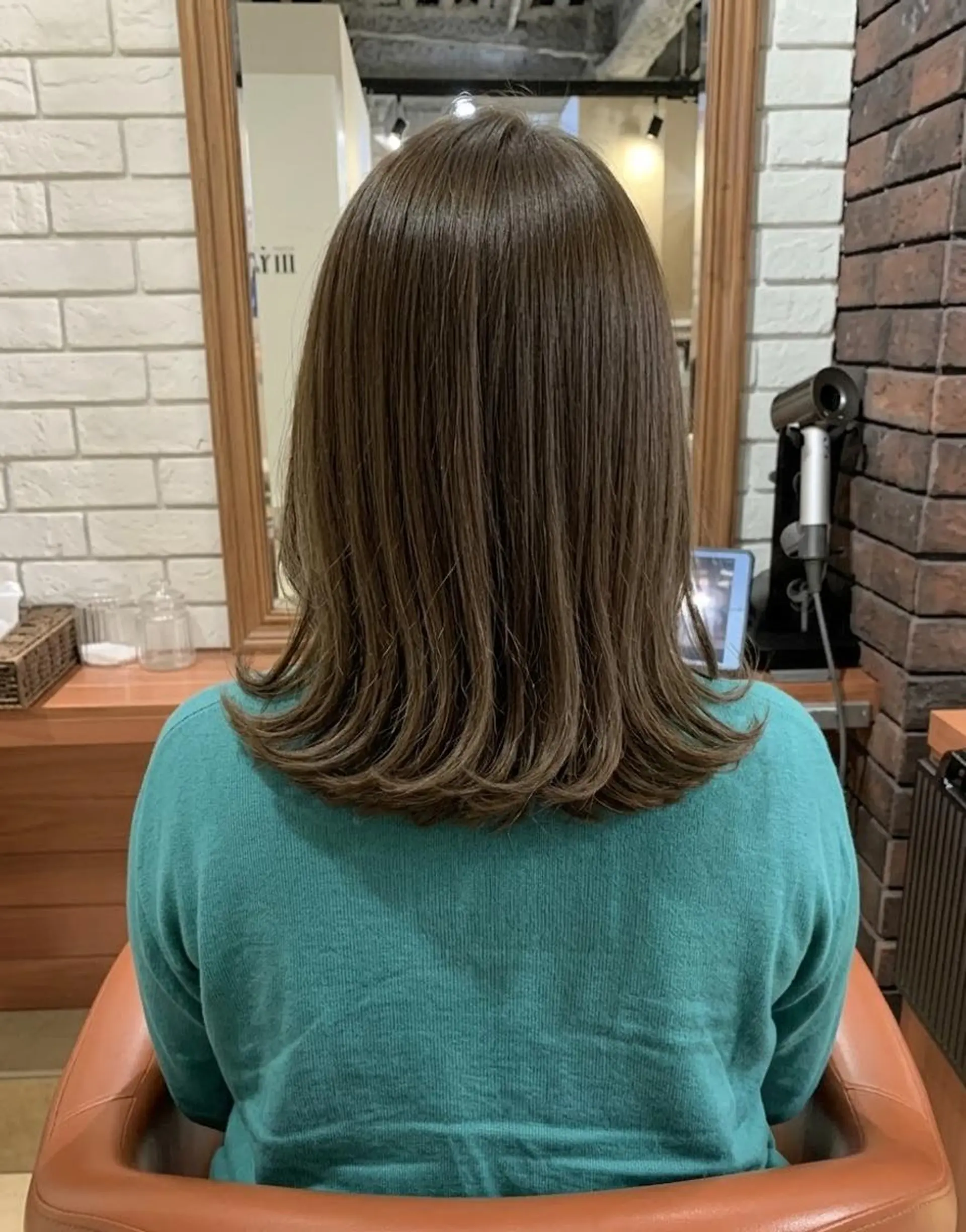 ミディアム パーマ ボブ 外ハネヘア カット ヘアカラー トリートメント ヘッドスパ flencia 丸 和博｜カットのヘアスタイル