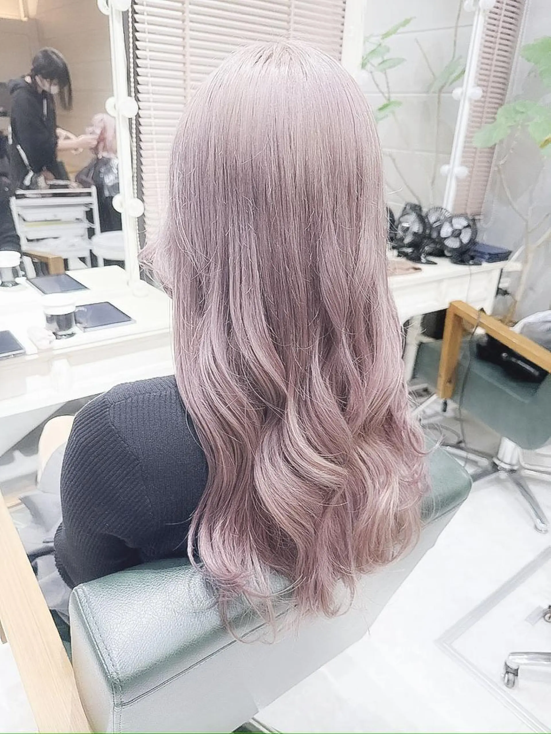 ロング カラー アッシュ アッシュグレー アッシュグレージュ ブリーチ ダブルカラー モテ髪透明感❤️ デイズヘアカラーのヘアスタイル