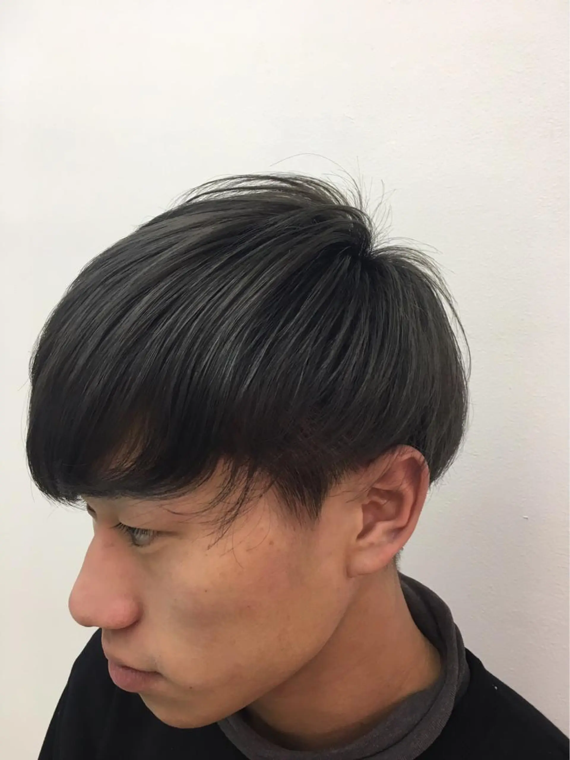 ショート カラー メンズ メンズブリーチ アッシュ ブリーチ 透明感カラー シルバー 難波/心斎橋/ボブ/ 髪質改善/ハイトーンのヘアスタイル