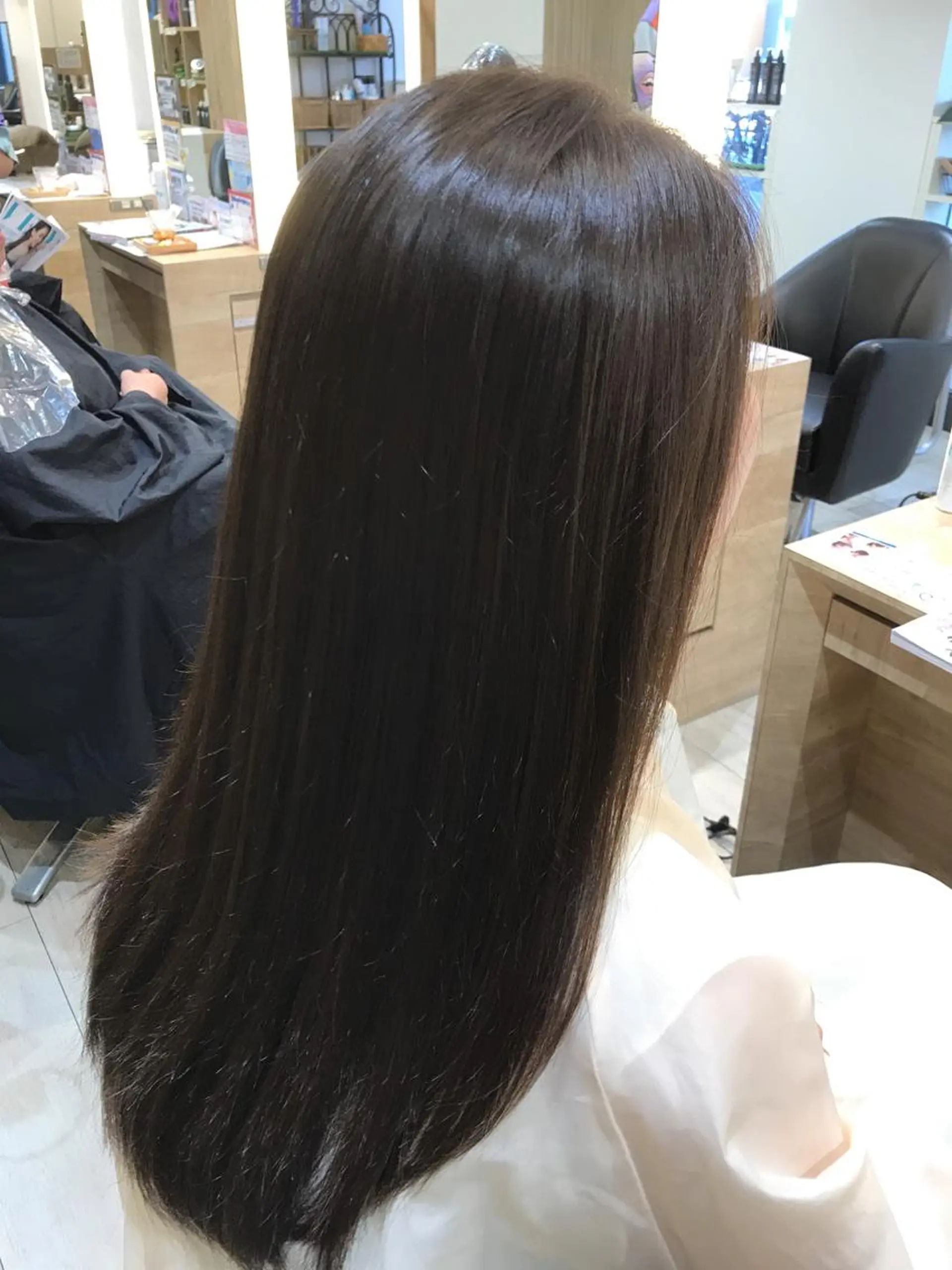 セミロング カラー イルミナカラー カット ヘアカラー ハイライト/髪質改善 ✂️十河祐輝のヘアスタイル