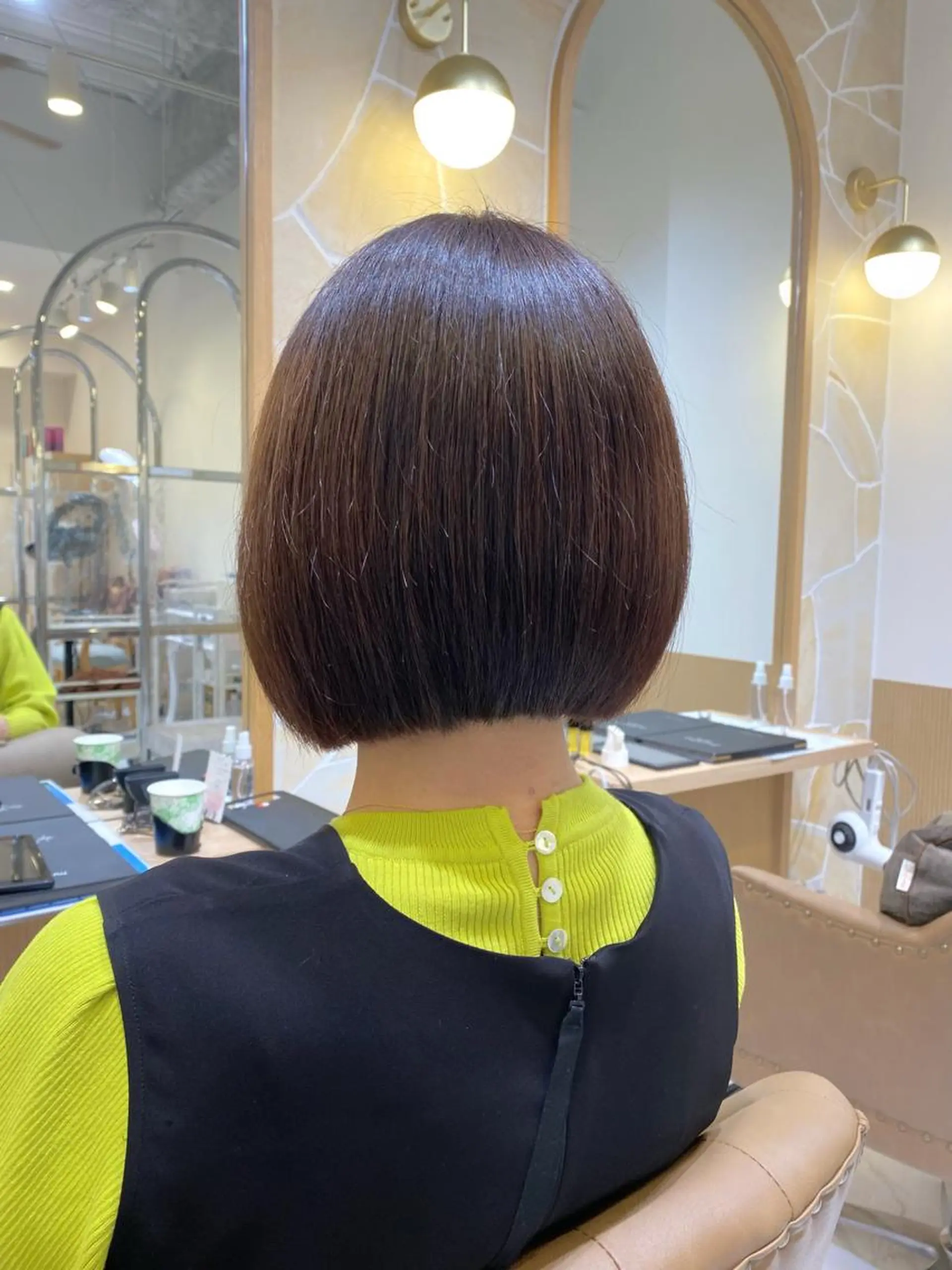 ショート カラー ボブ カット ヘアカラー トリートメント 坂井 茅聖のヘアスタイル