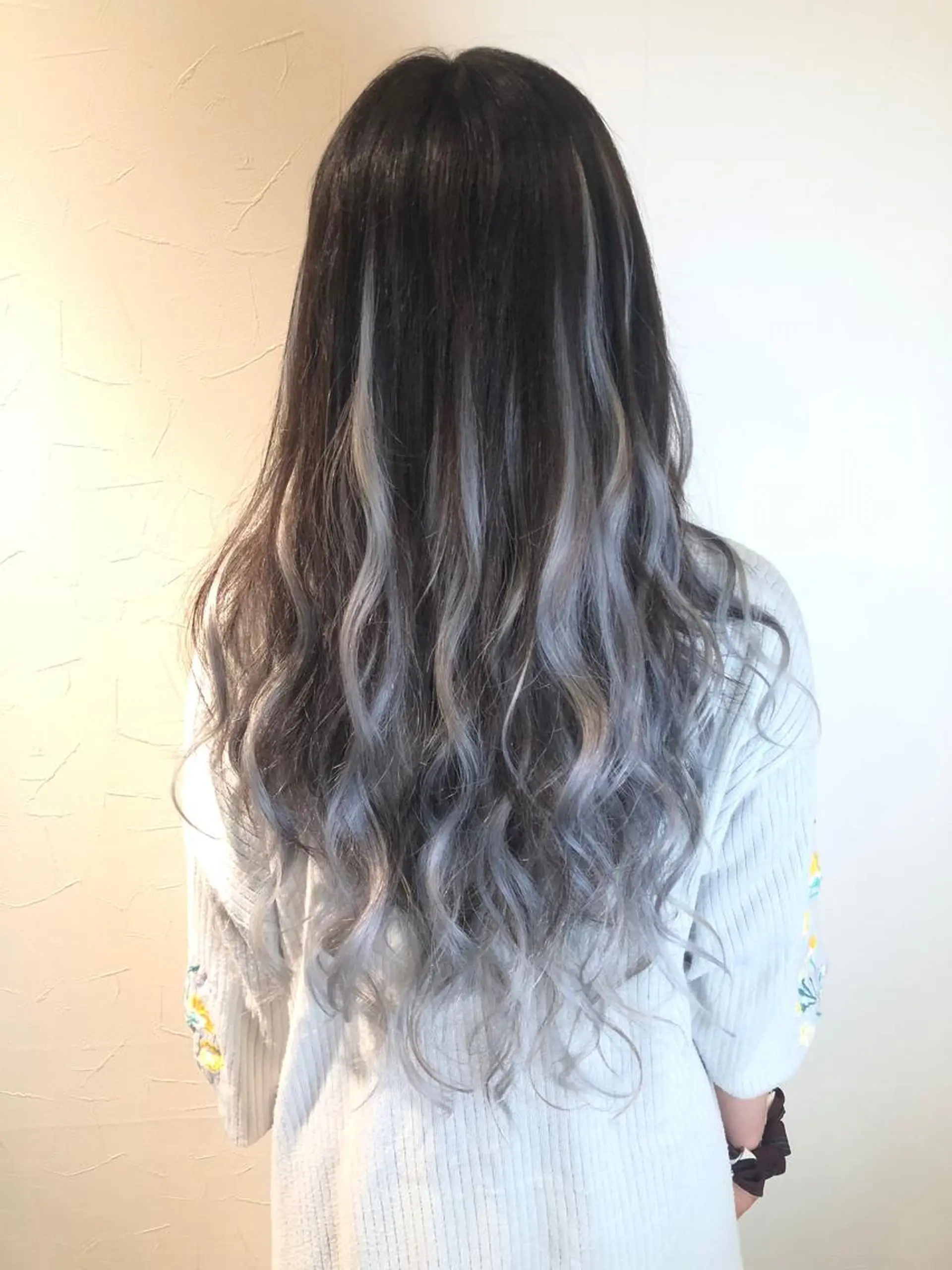 ロング Moana by headlight 豊中曽根店所属・園田 美恵子のヘアスタイル