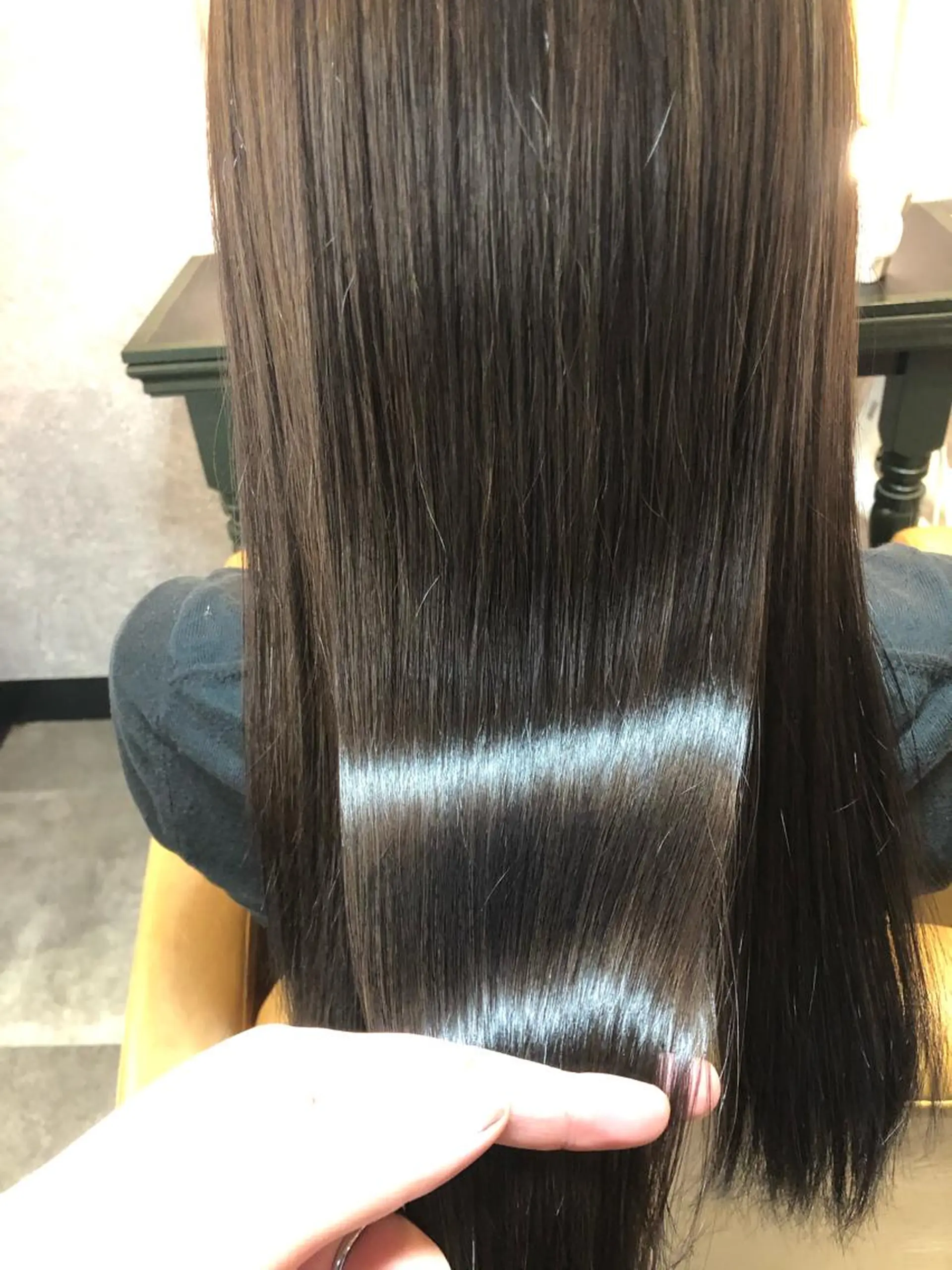 セミロング 小顔カット トリートメント 髪質改善縮毛矯正 リピートNo.1米倉のヘアスタイル