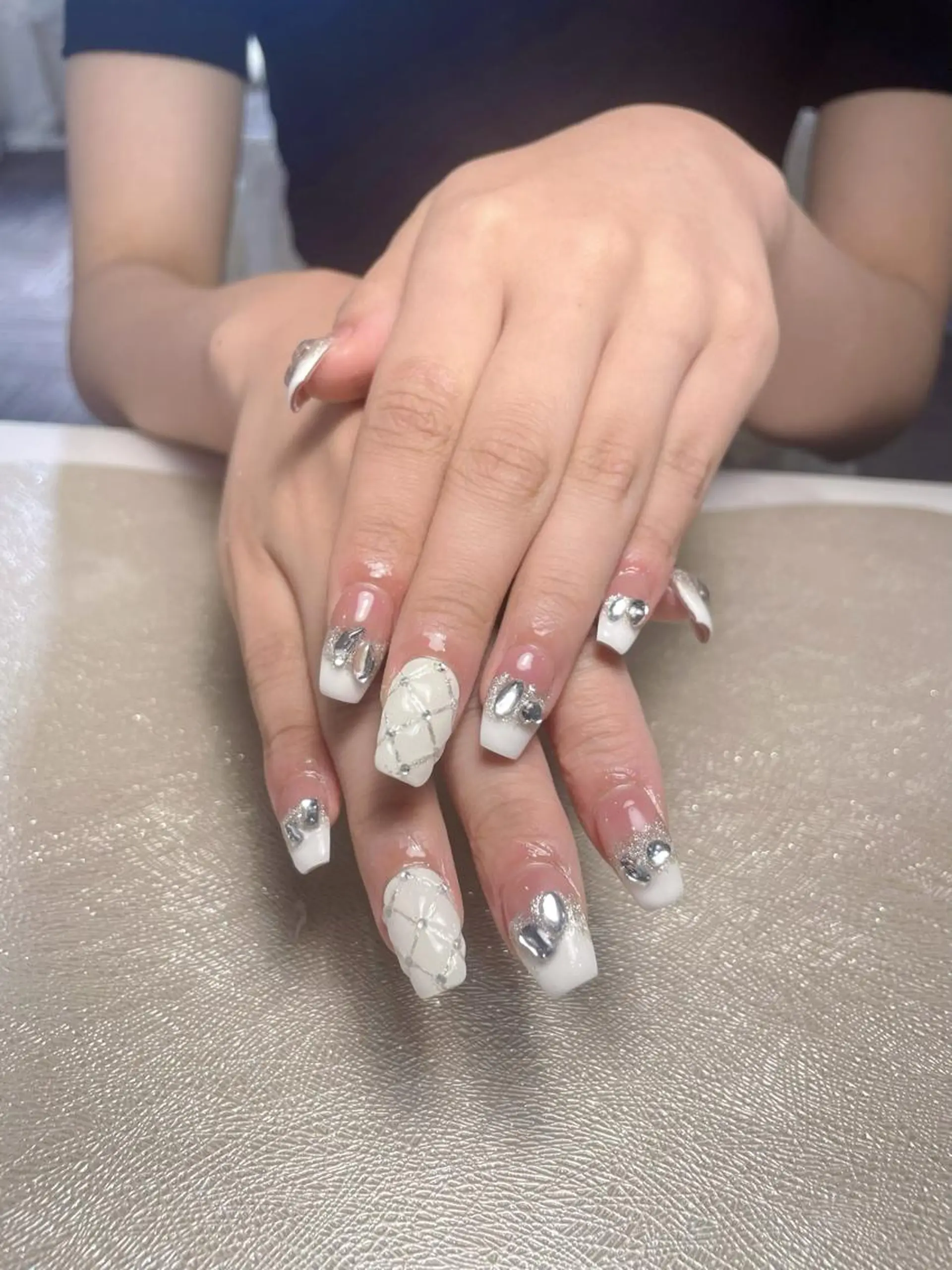 ネイル ストーンネイル D.d Nail Moeのネイルデザイン