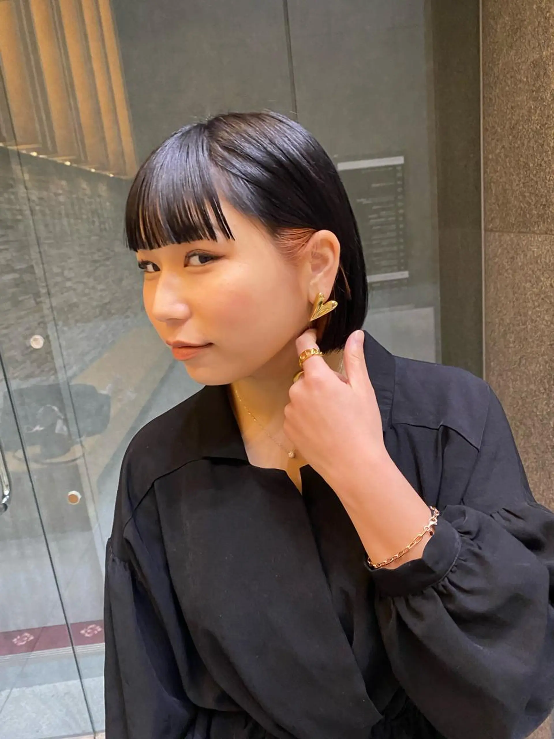 ショート 髪と音処　マトぺ所属・デザインカラー/ボブ ブリーチカラー/ユリのヘアスタイル