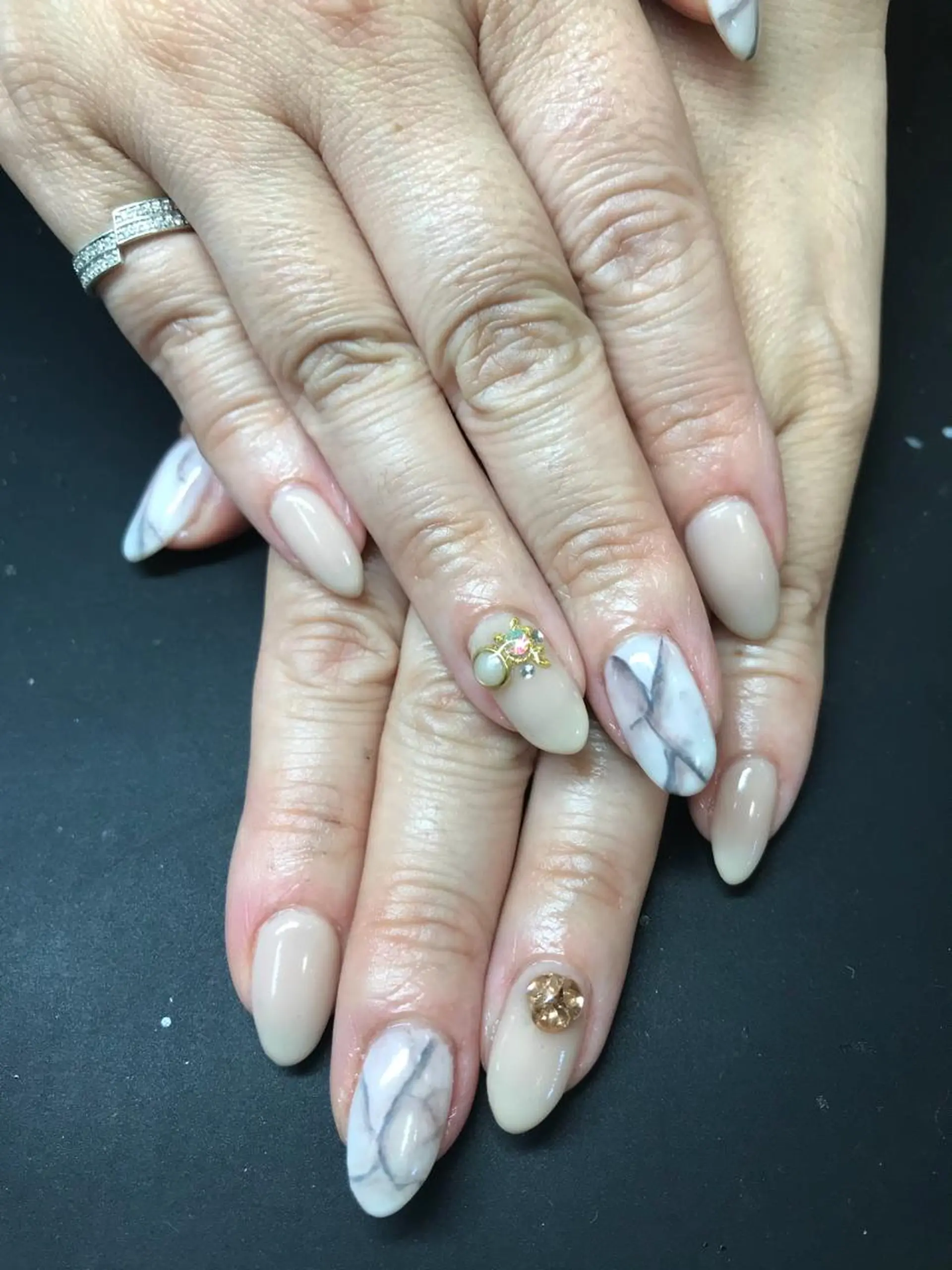 ネイル ハンドネイル みんなの店所属・仲谷 つかさのエステ・リラクイメージ