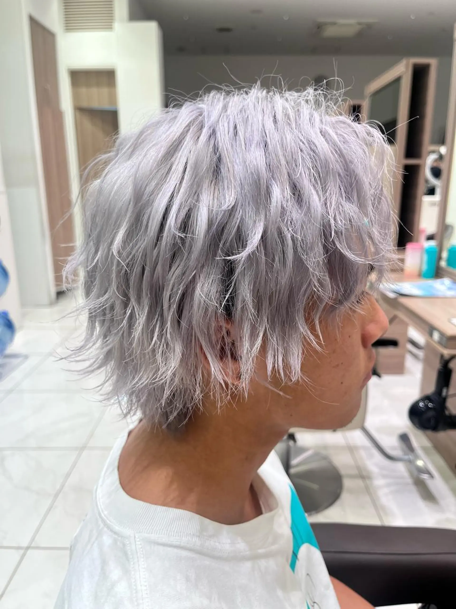 カラー メンズ メンズブリーチ ブリーチ ヘアカラー 🐈‍⬛SARA🎀 メンズ縮毛矯正のヘアスタイル