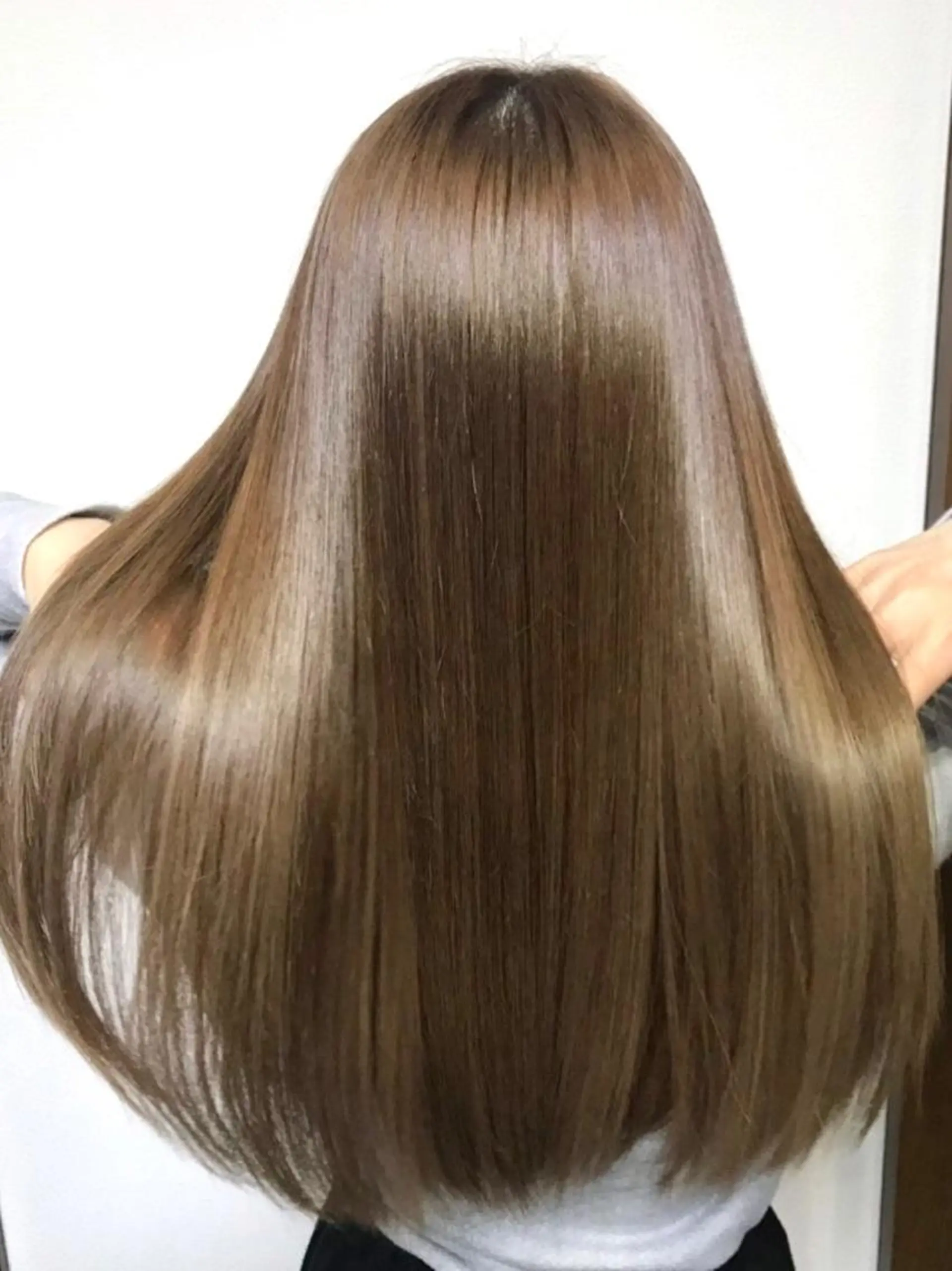 セミロング 20代半ば上質なへア ケア 髪質改善 大西のヘアスタイル