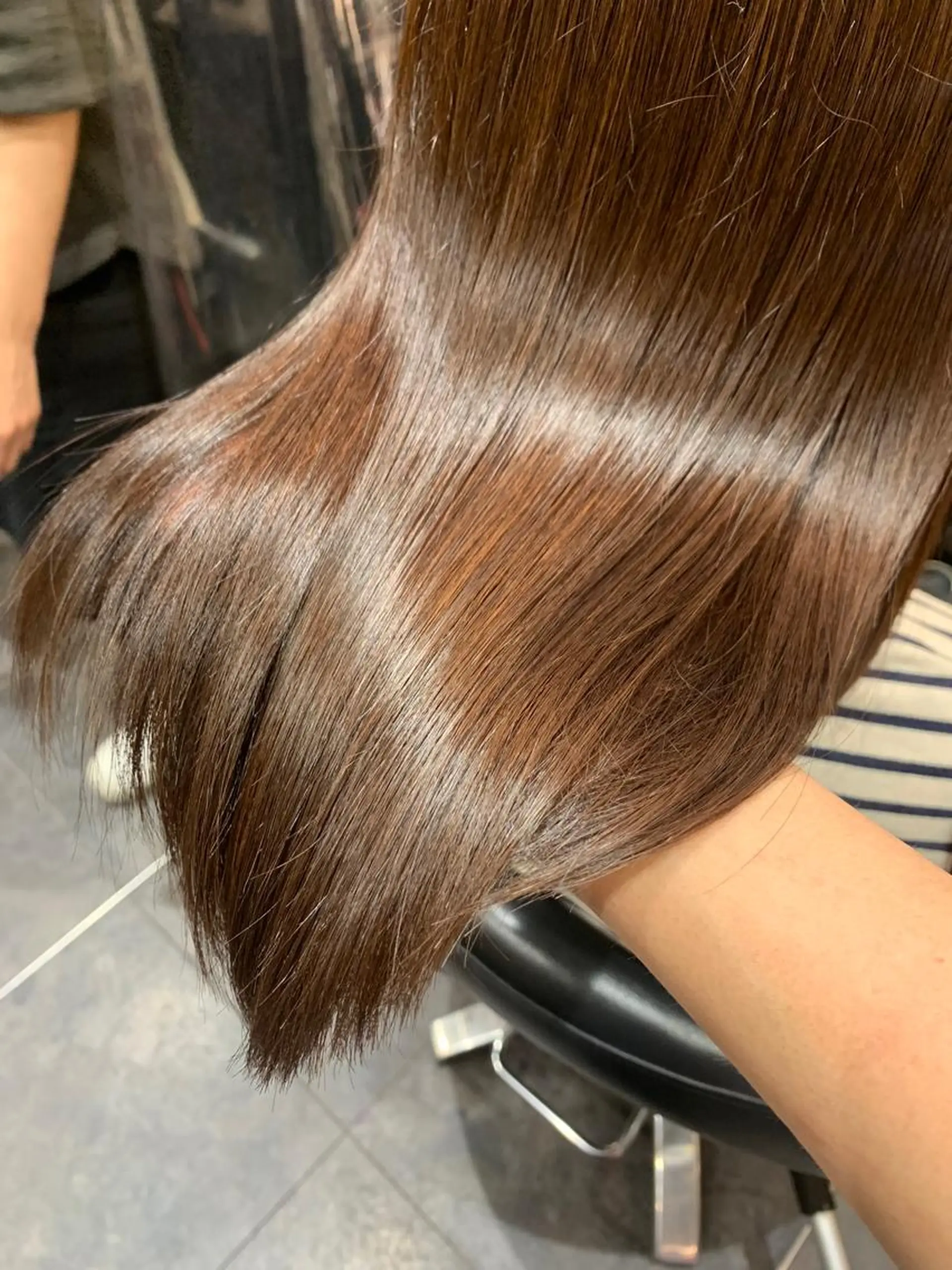 ミディアム パーマ ストレートパーマ 艶髪/白髪ぼかし ヘッドスパ/大野結菜のヘアスタイル