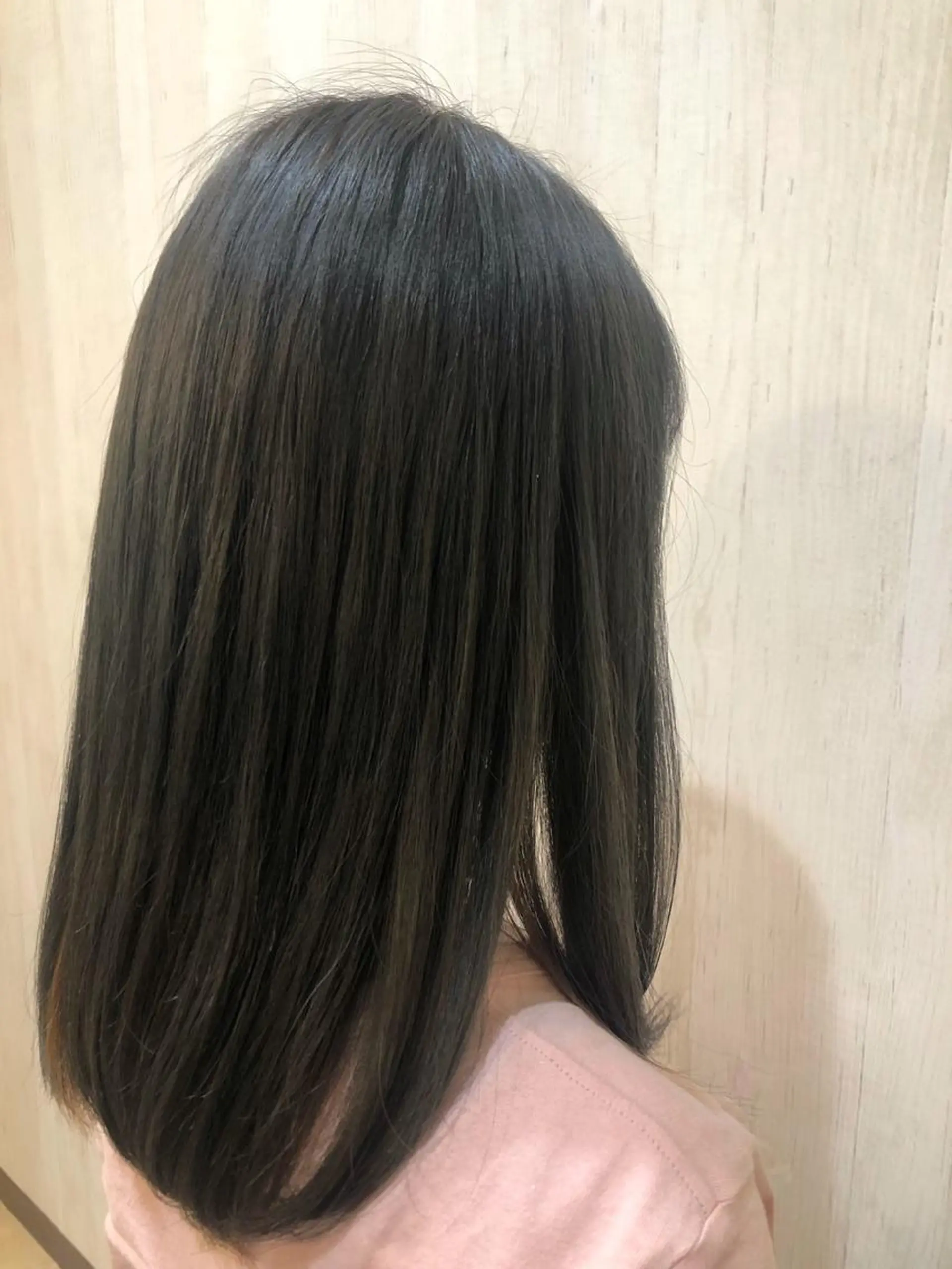 セミロング fuuga春日部店所属・艶髪髪質改善🐰🫧 ai🩵のヘアスタイル