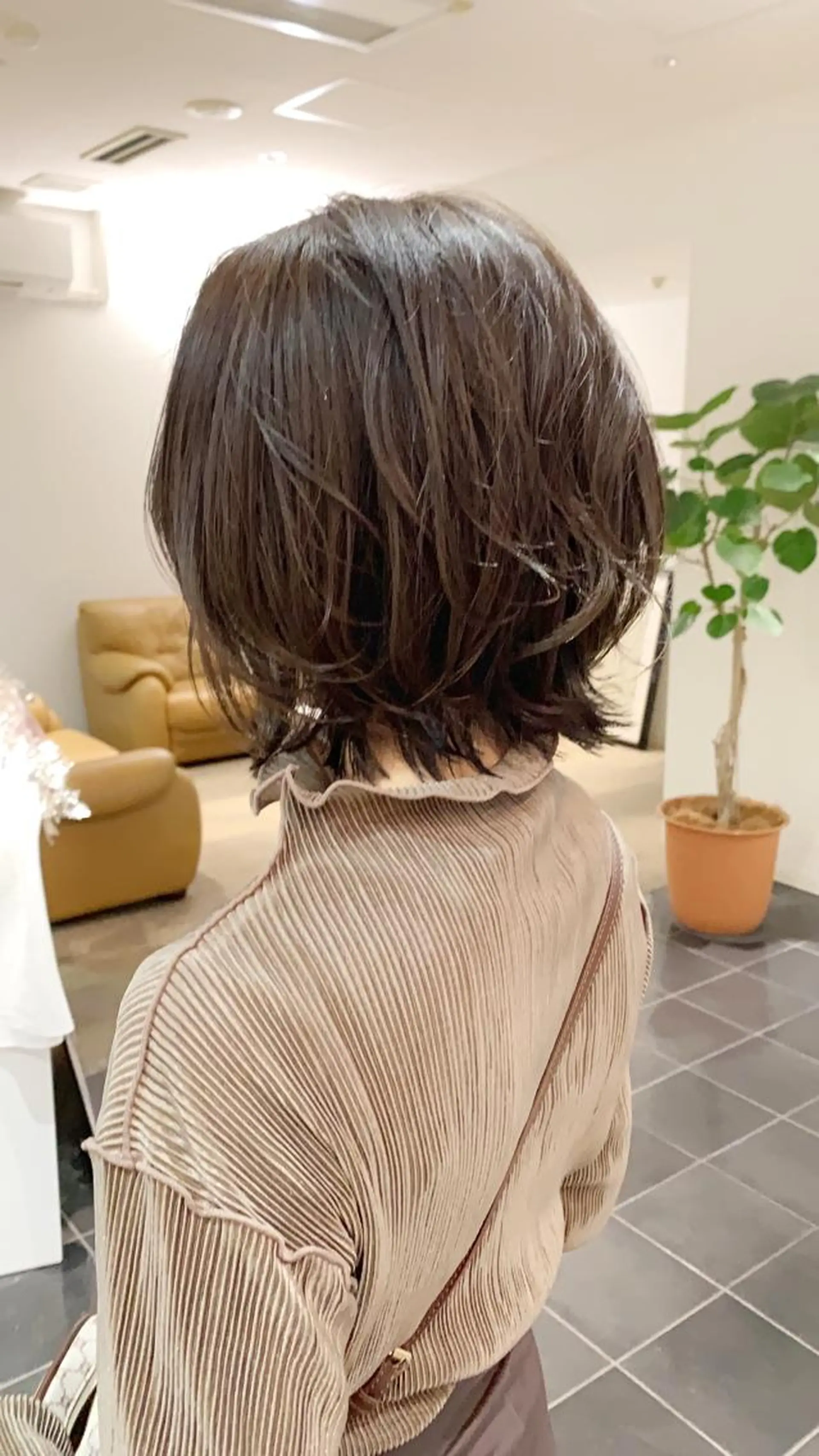 ミディアム カラー ブラウンカラー オリーブブラウン イシダ /レイヤーカット募集のヘアスタイル