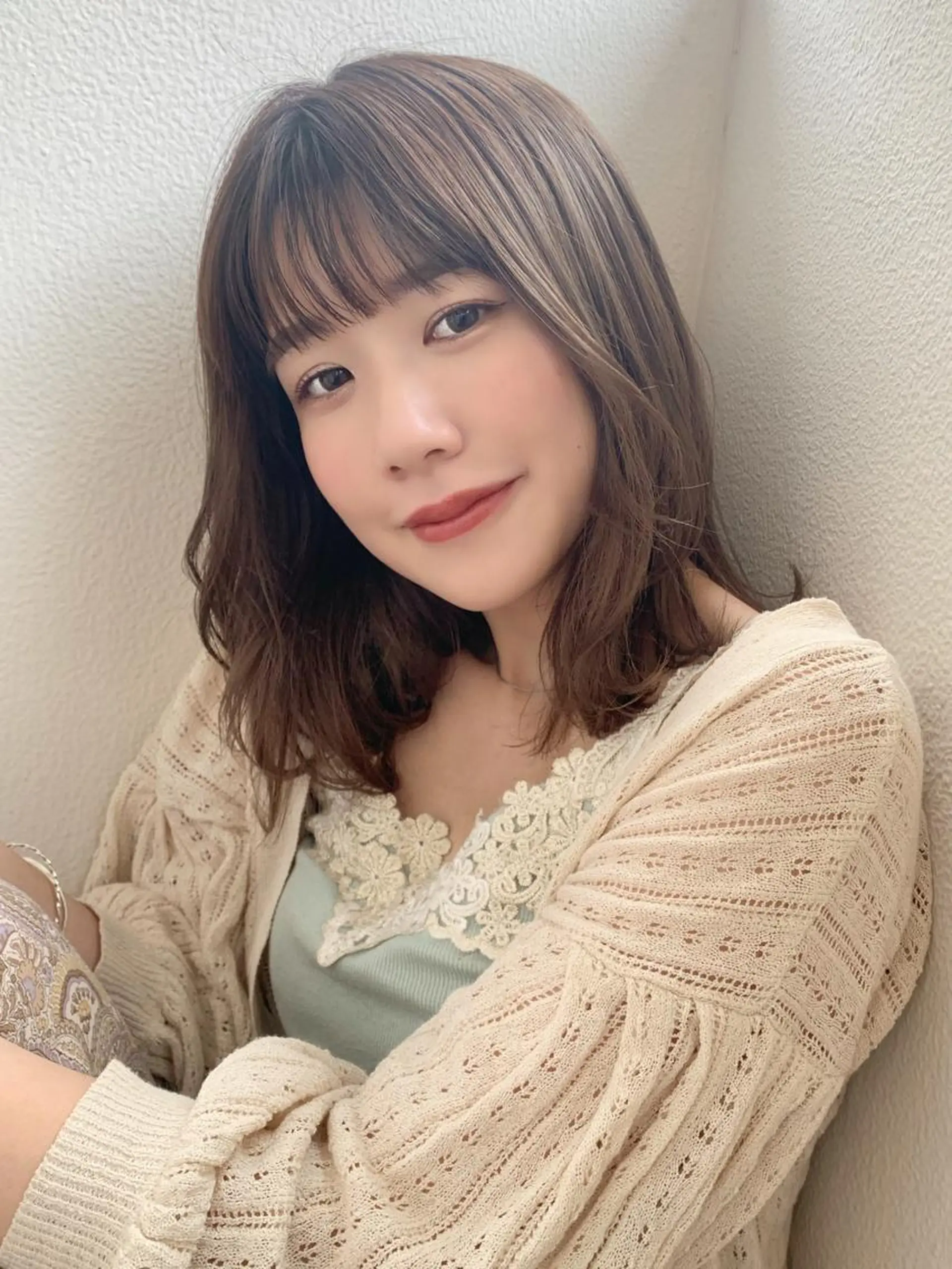 セミロング シースルーバング 小顔カット カット トリートメント 藤間 帆乃夏（とうまほのかのヘアスタイル