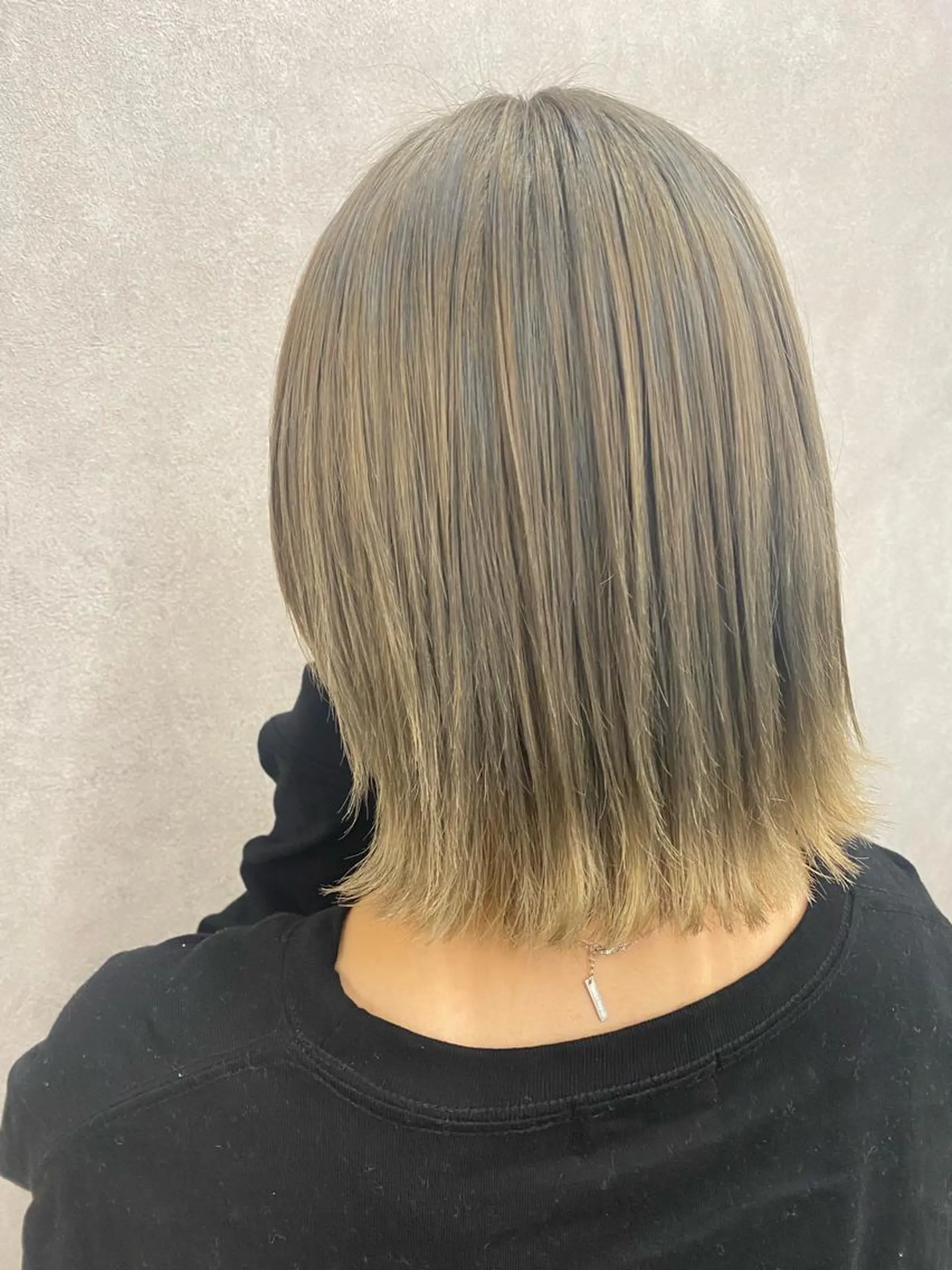 ミディアム カラー ブリーチ ケアブリーチ ハイトーンカラー ボブ ヘアカラー tetote天王寺店所属・SHOTA 大人ショートのヘアスタイル