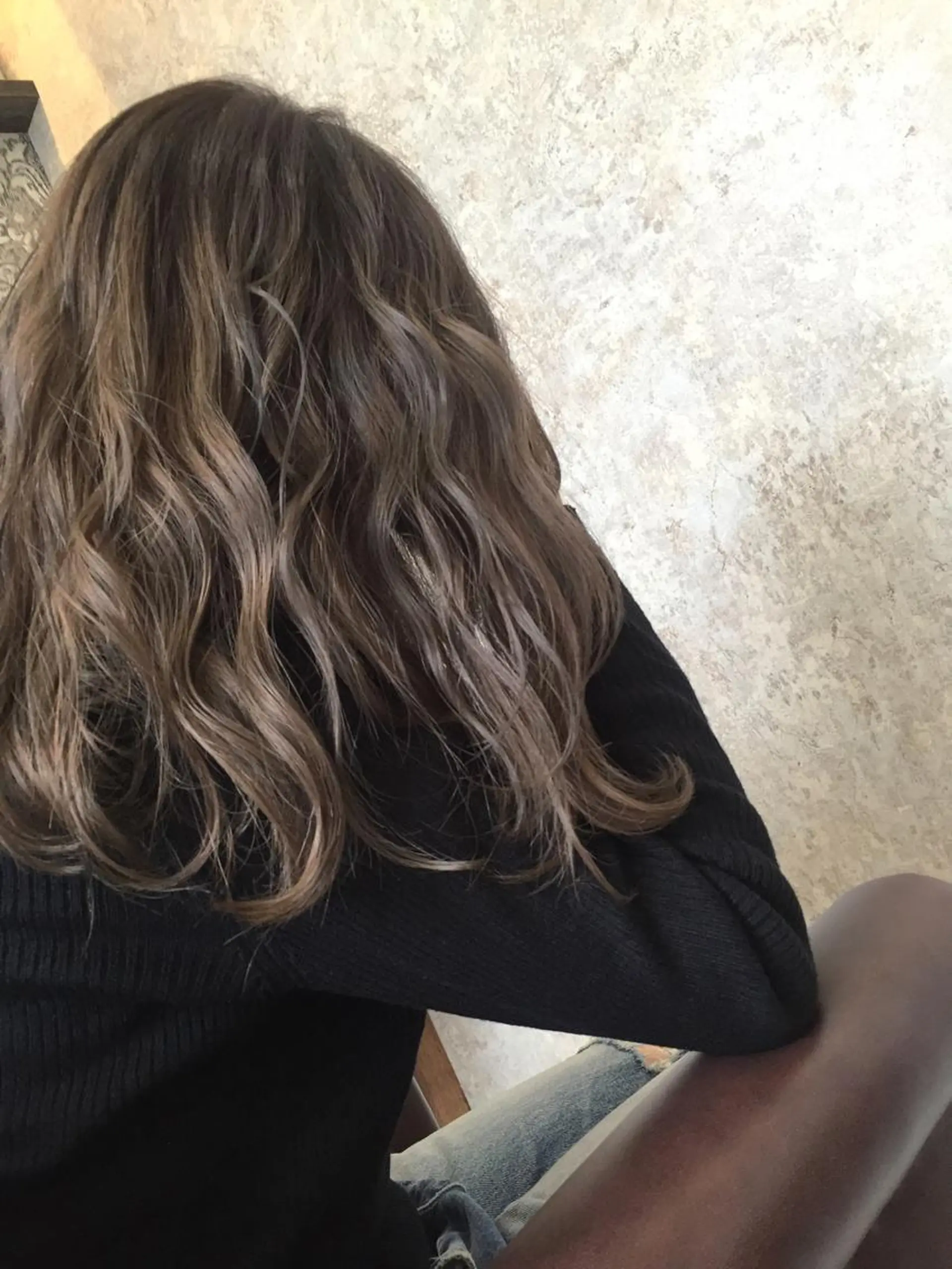 カラー ブリーチ ブロンド グレージュ HARUNA🤍 大人ショートヘアのヘアスタイル