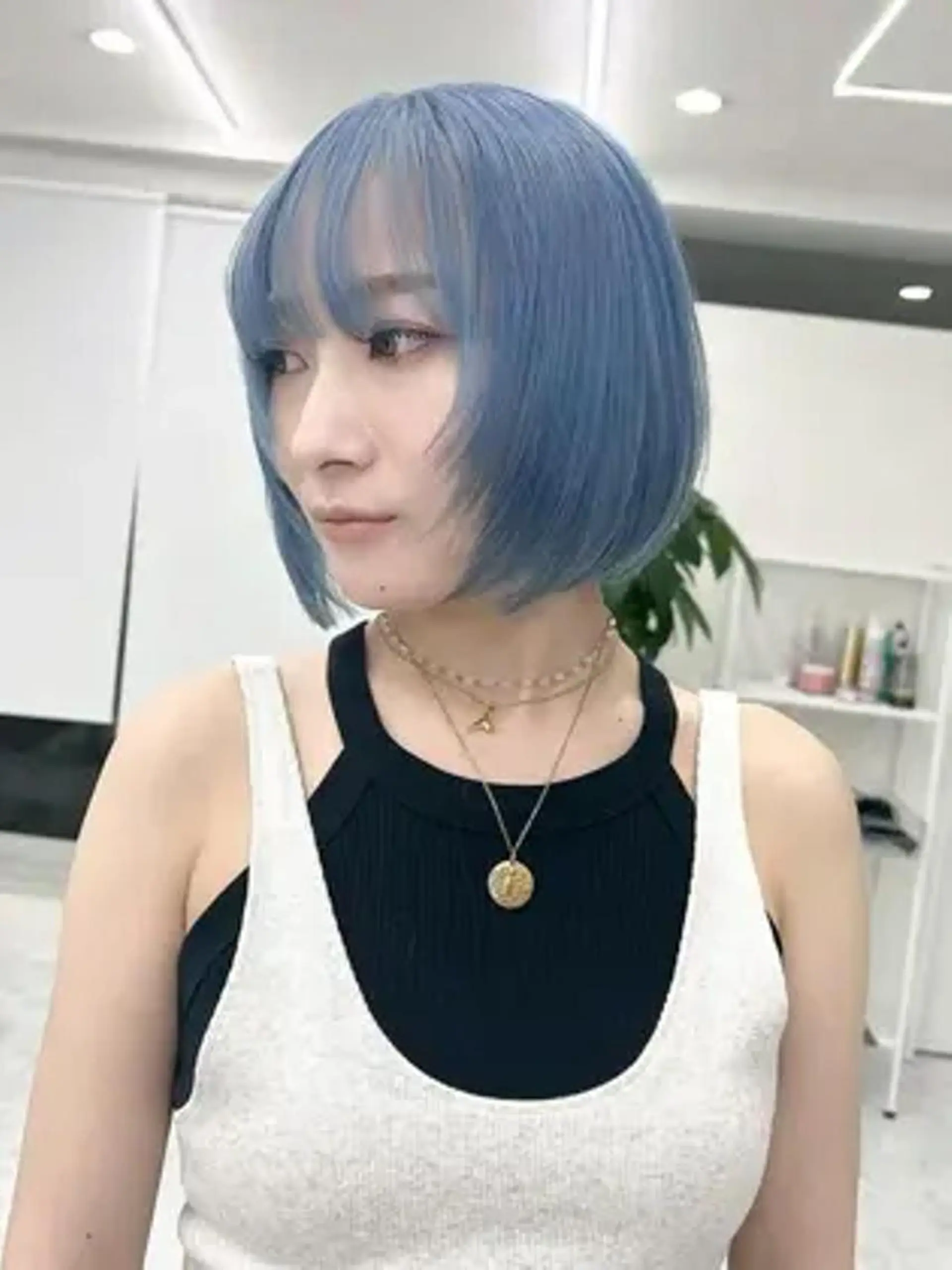 カラー ショート アディクシーカラー アッシュ バレイヤージュ ベージュカラー ブルーカラー 女性専用サロン梅田 髪質改善カラーakiのヘアスタイル