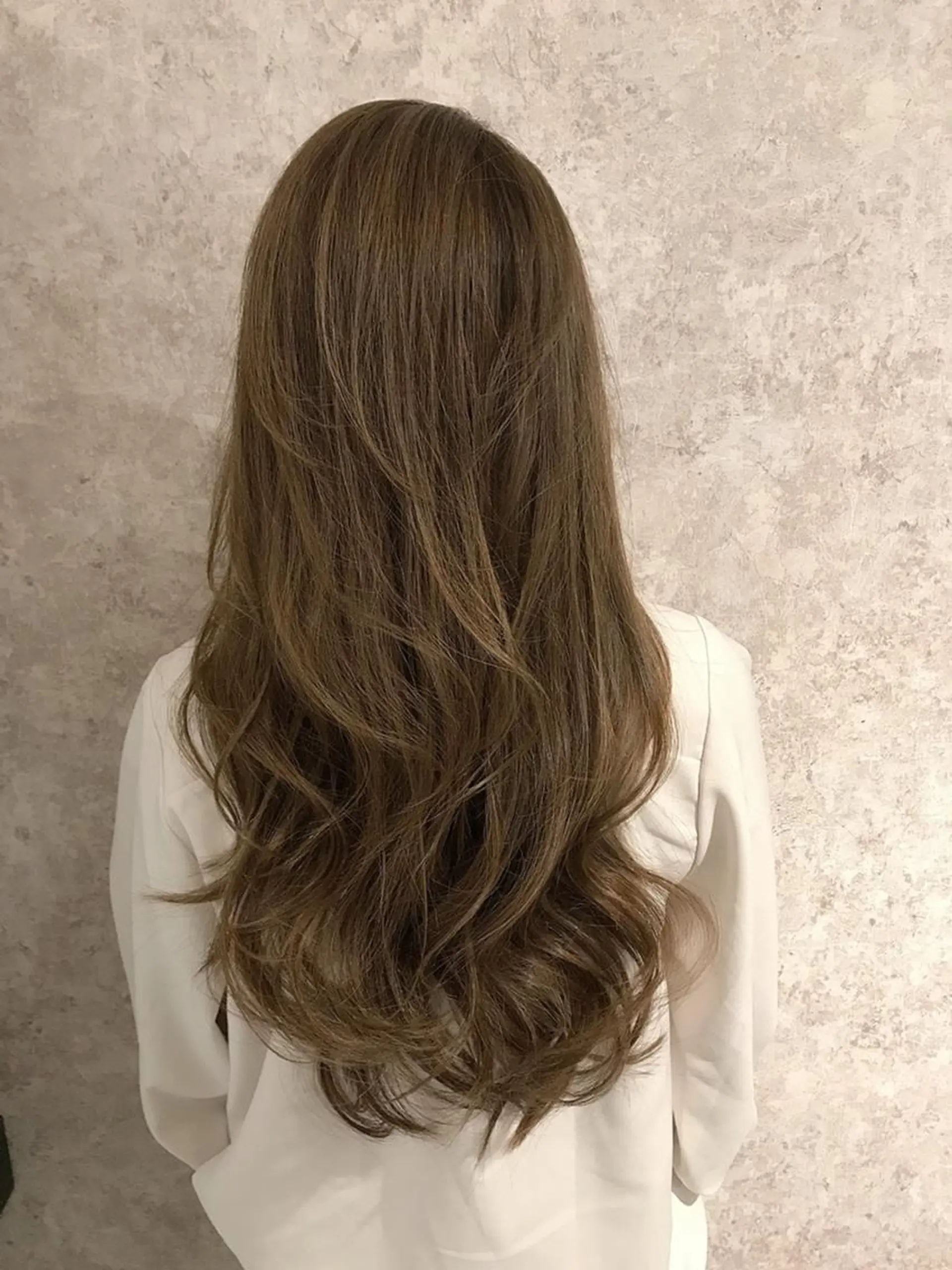 ミディアム due hair 京都駅前店 MILBON オージュア認定サロン【デューヘアー】所属・ハイトーンブリーチ 土坂　由志【京都】のヘアスタイル