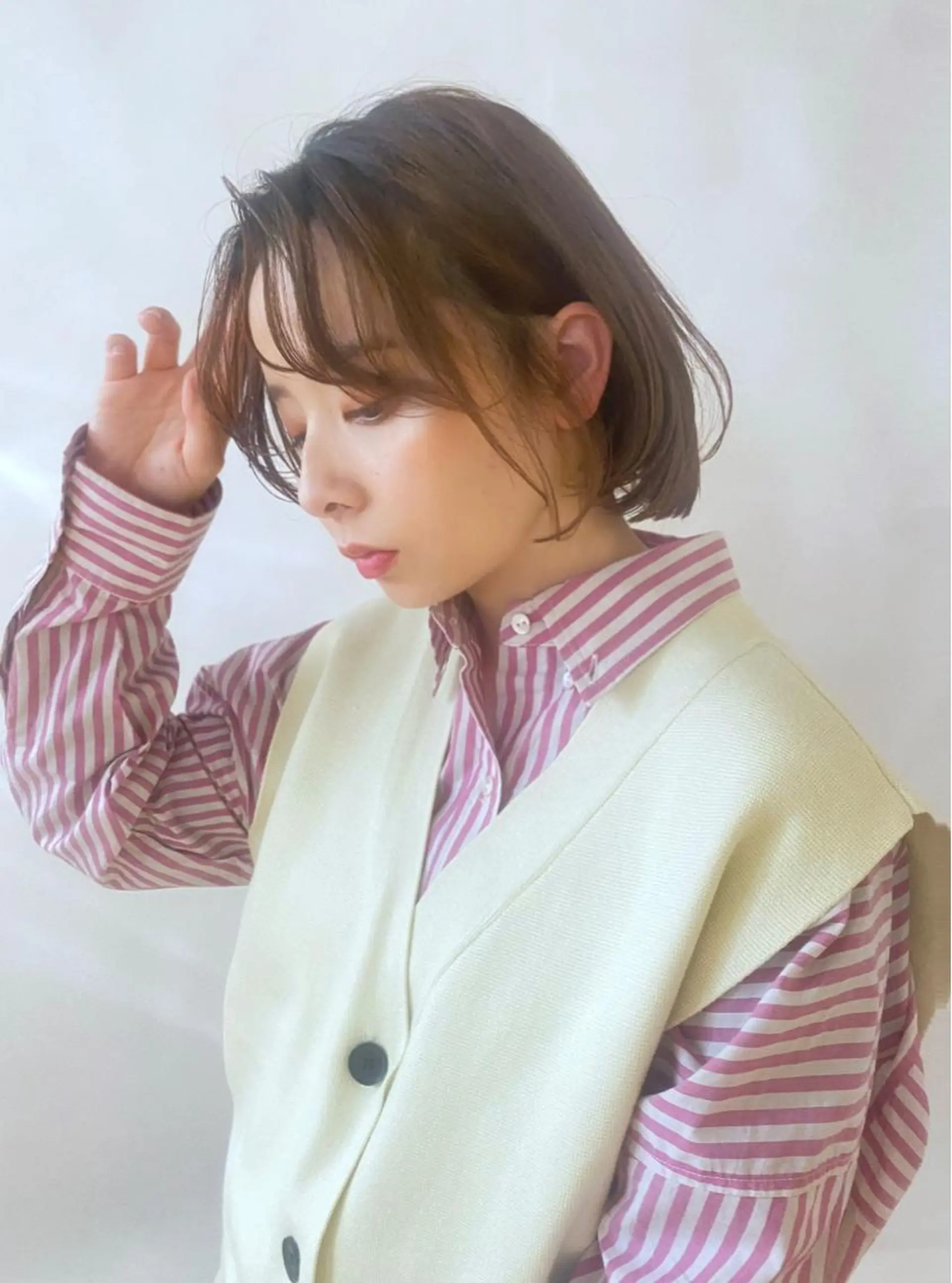 ショート カラー ベージュカラー ボブ 顔周りカット カット ベージュ/インナー カラー🤍Rieのヘアスタイル