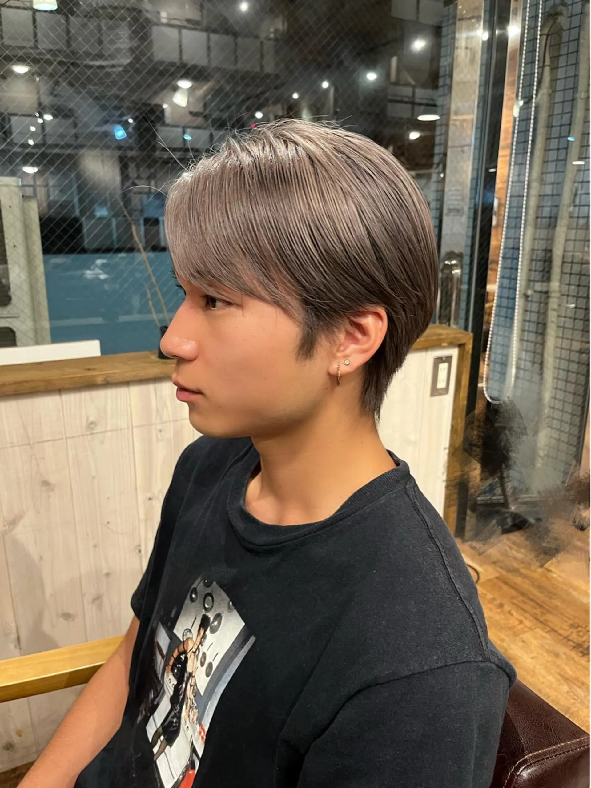 ショート カラー メンズ メンズブリーチ ブリーチ シルバー haruka 🩶のヘアスタイル