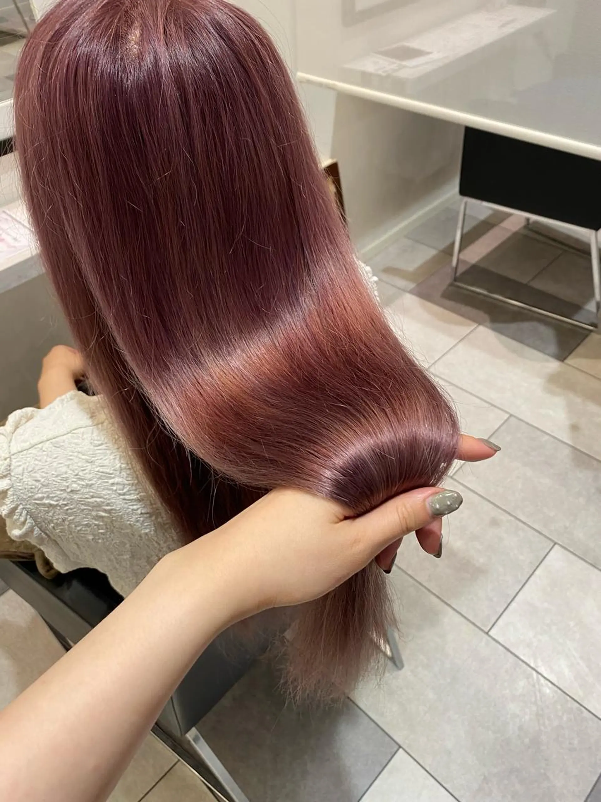 ロング カラー ベージュカラー ブリーチ ケアブリーチ ピンクカラー ピンクベージュ 美髪矯正/ 伊藤 更のヘアスタイル