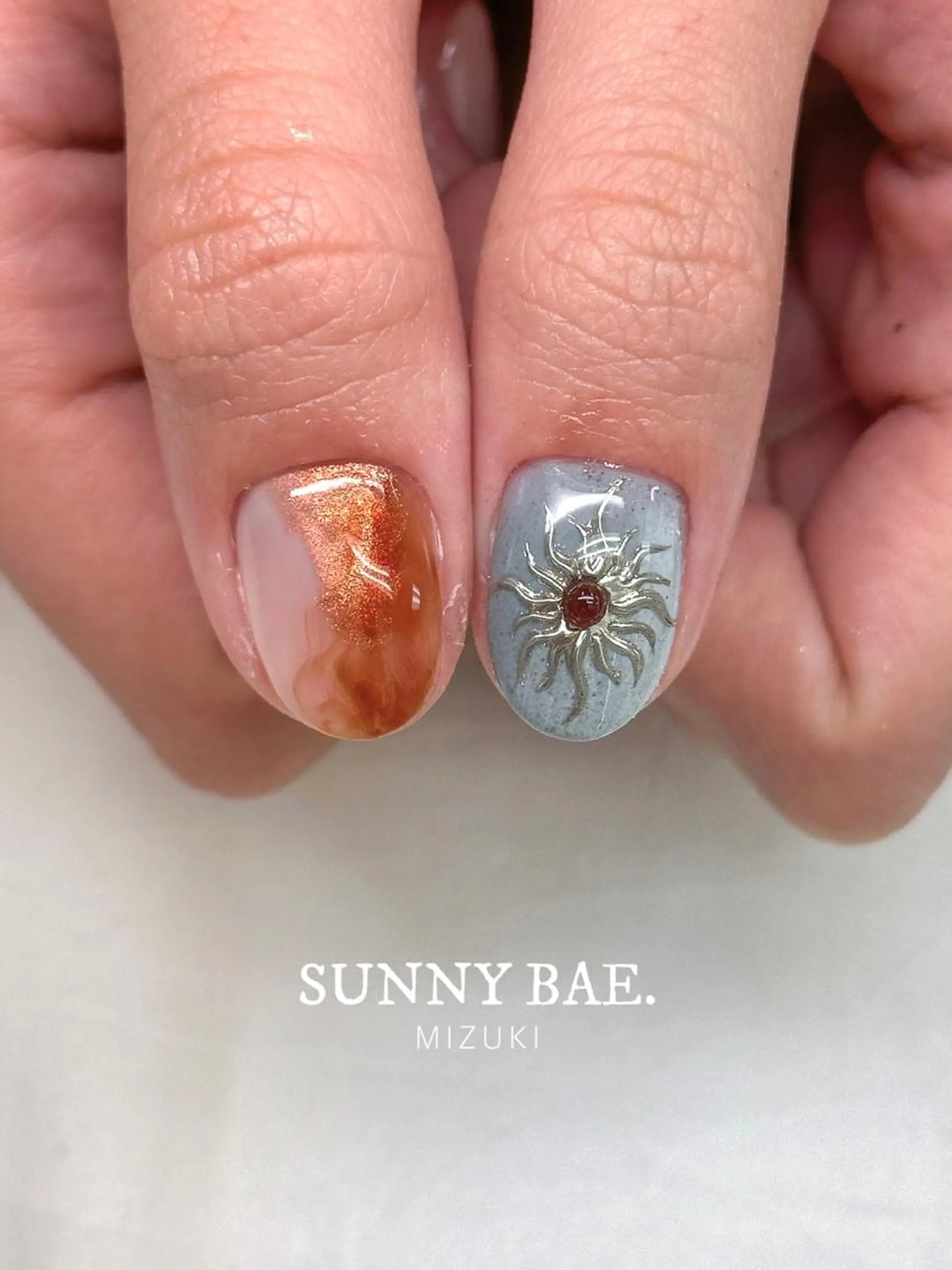 ネイル べっ甲ネイル マグネットネイル ミラーネイル ニュアンスネイル シルバー ハンドネイル SUNNY BAE. 🌼MIZUKIのネイルデザイン