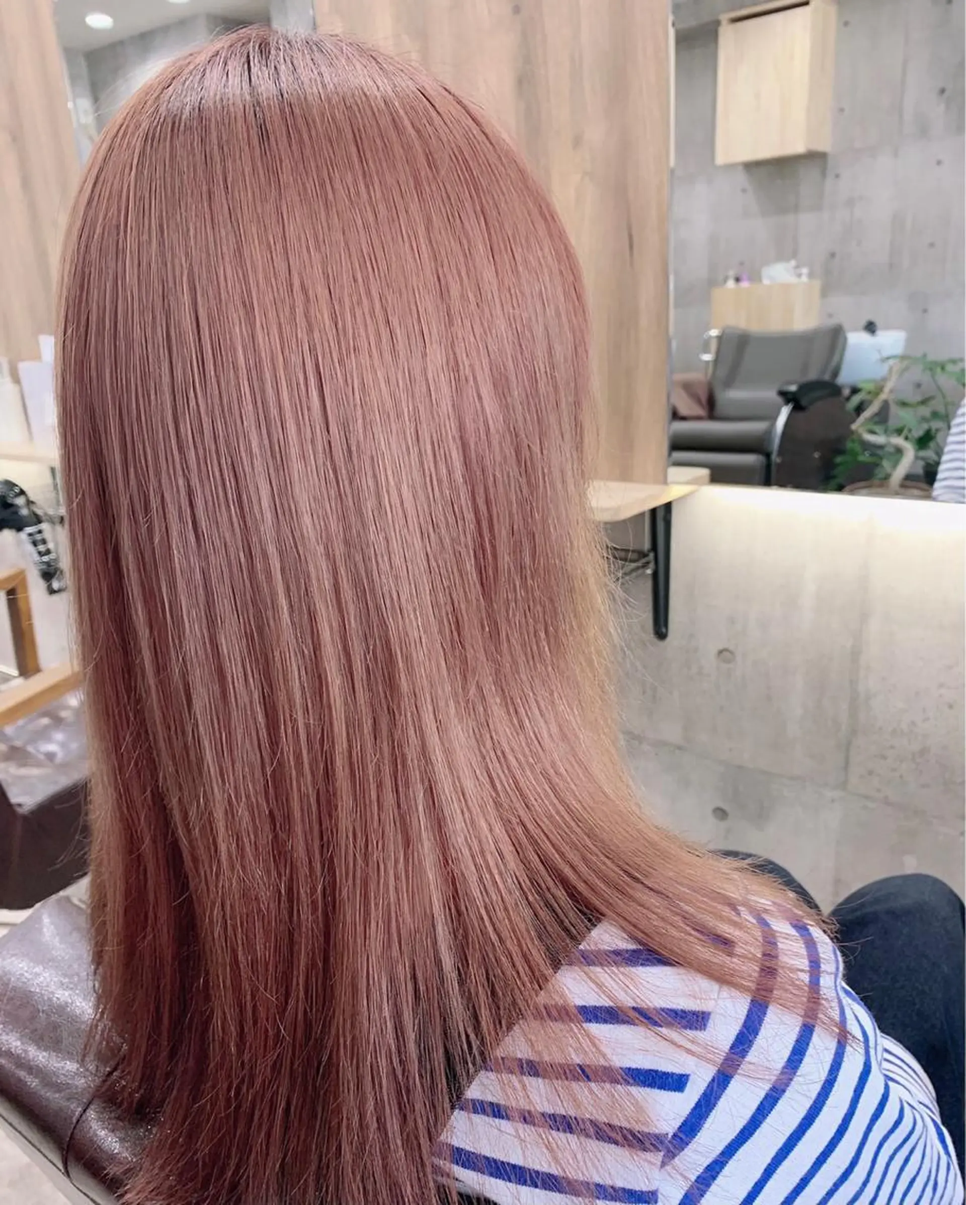セミロング カラー バレイヤージュ ブリーチ ダブルカラー グラデーションカラー ハイライトカラー ヘアカラー hair salon mementoのヘアスタイル