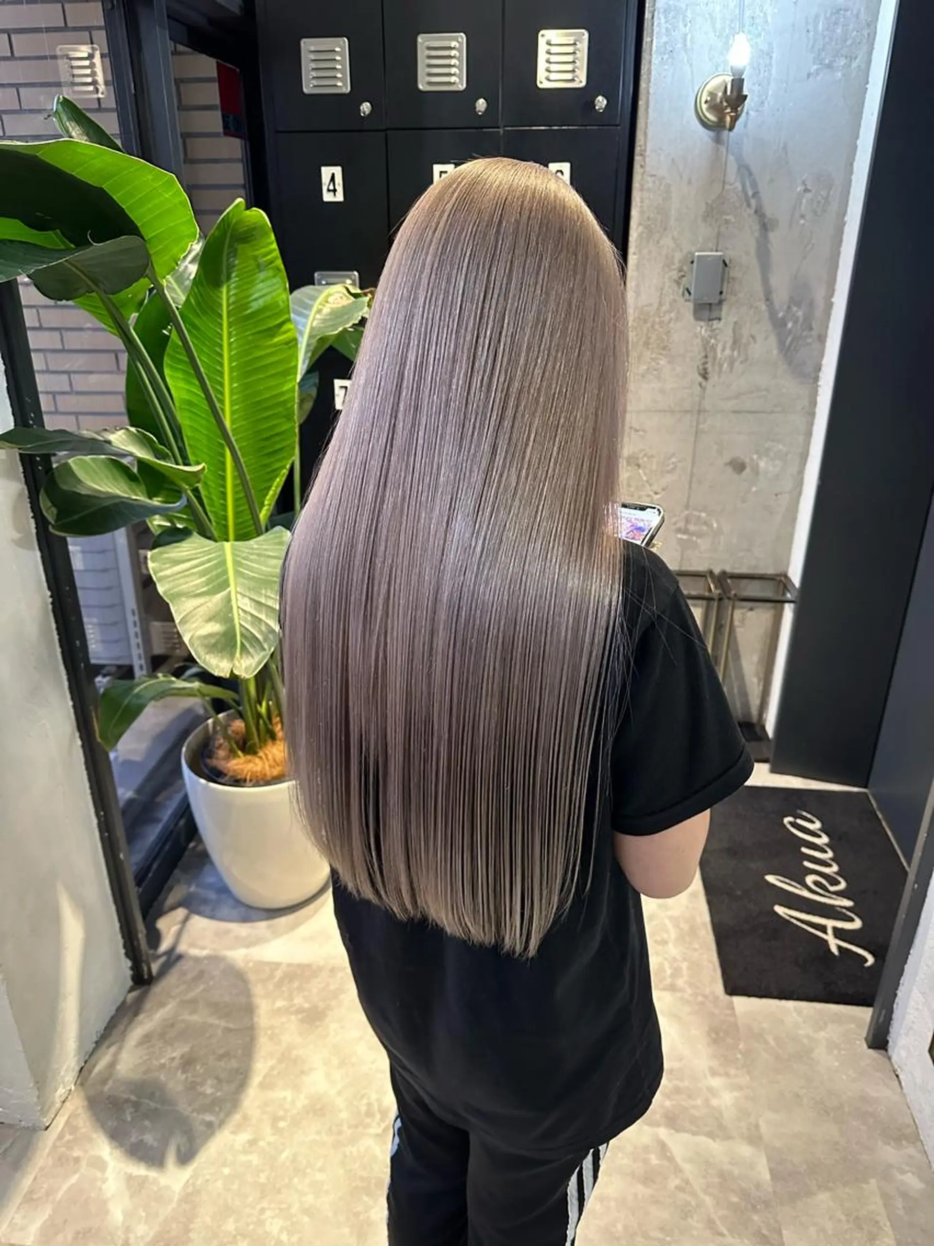 ロング カラー グレージュ ラベンダーカラー ラベンダーグレージュ ラベンダーグレー ヘアカラー トリートメント Akua【代表】 Kazumaのヘアスタイル