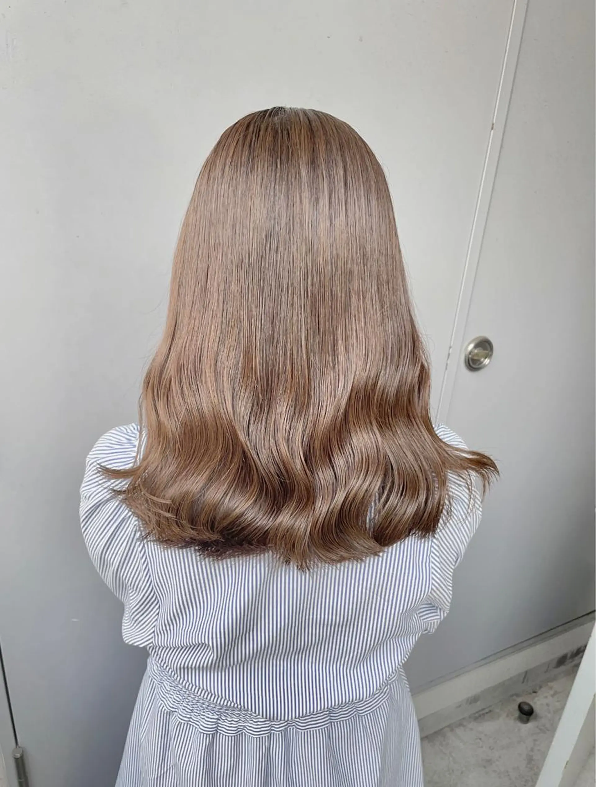 セミロング カラー カット ヘアカラー トリートメント ヘッドスパ ヘアセット ベージュカラー💖 やすひろのヘアスタイル
