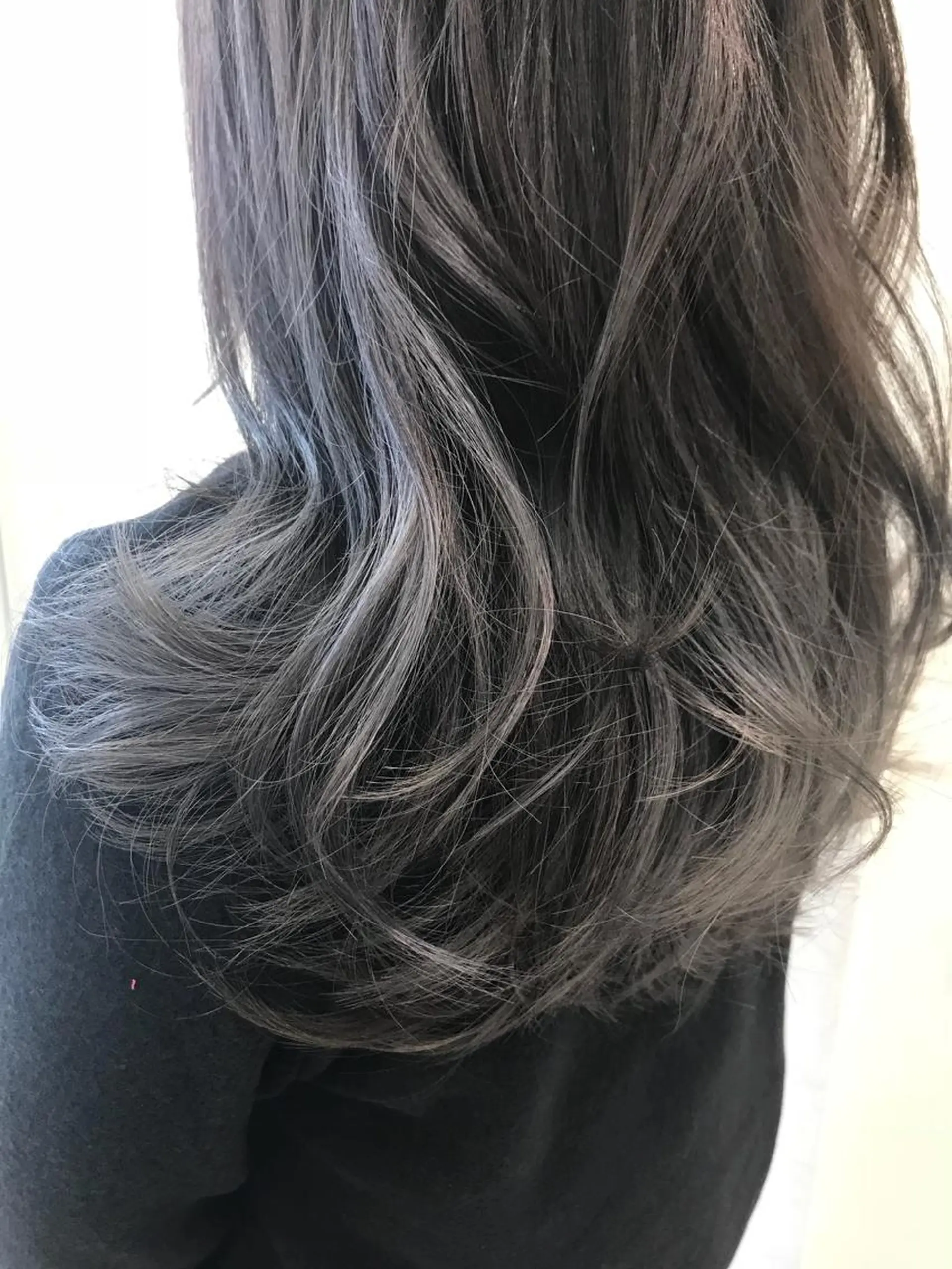 セミロング カラー 透明感カラー シルバー LUXBE UNITED所属・🌷RIE 🌷のヘアスタイル