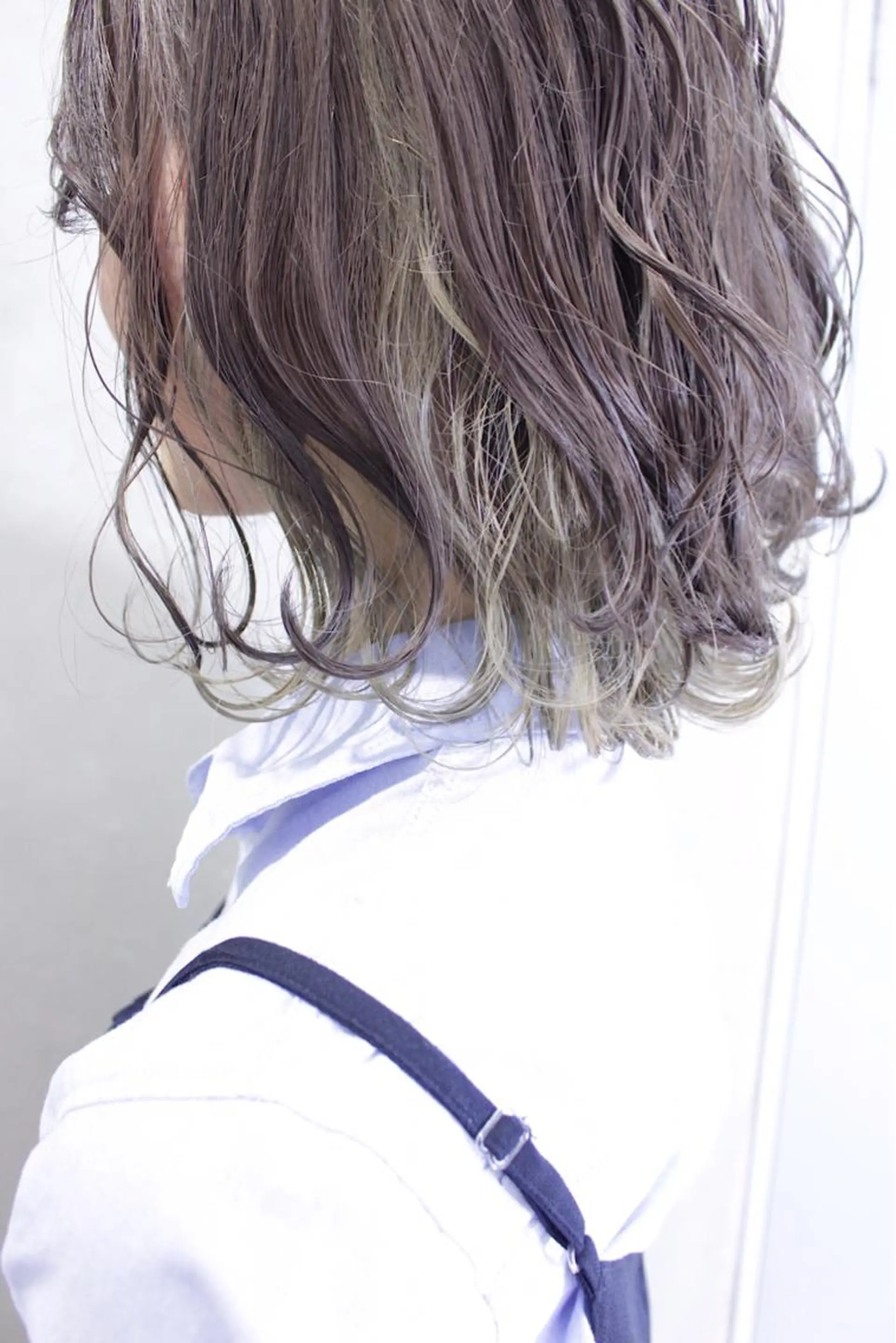 ミディアム カラー ヘアアレンジ グレージュ インナーカラー ヘアカラー トリートメント lani ブリーチ /ダブルカラーのヘアスタイル