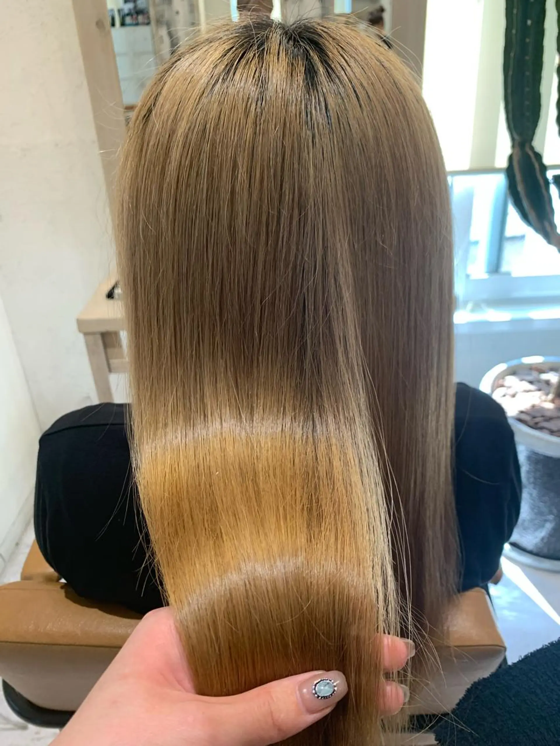 ロング ヤマダ サクラのヘアスタイル