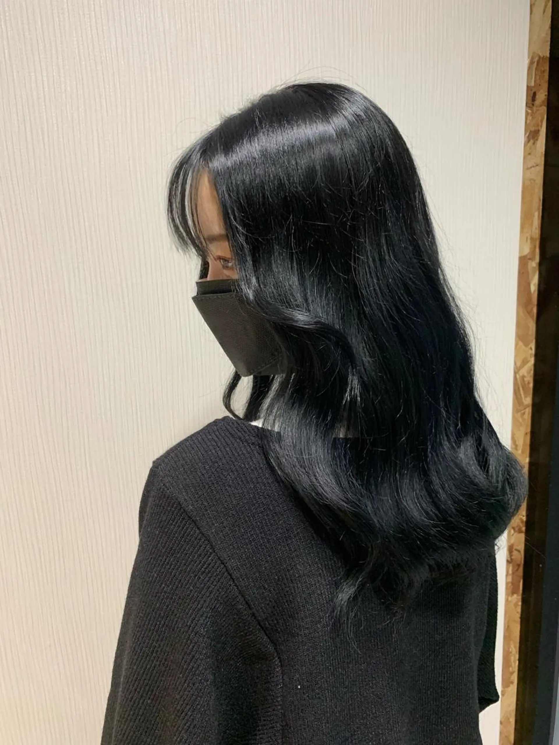 セミロング カラー 黒髪 ブリーチ ブルーカラー ブルーブラック ブリーチなしカラー ヘアカラー ハイトーン職人💗 松本輝美のヘアスタイル