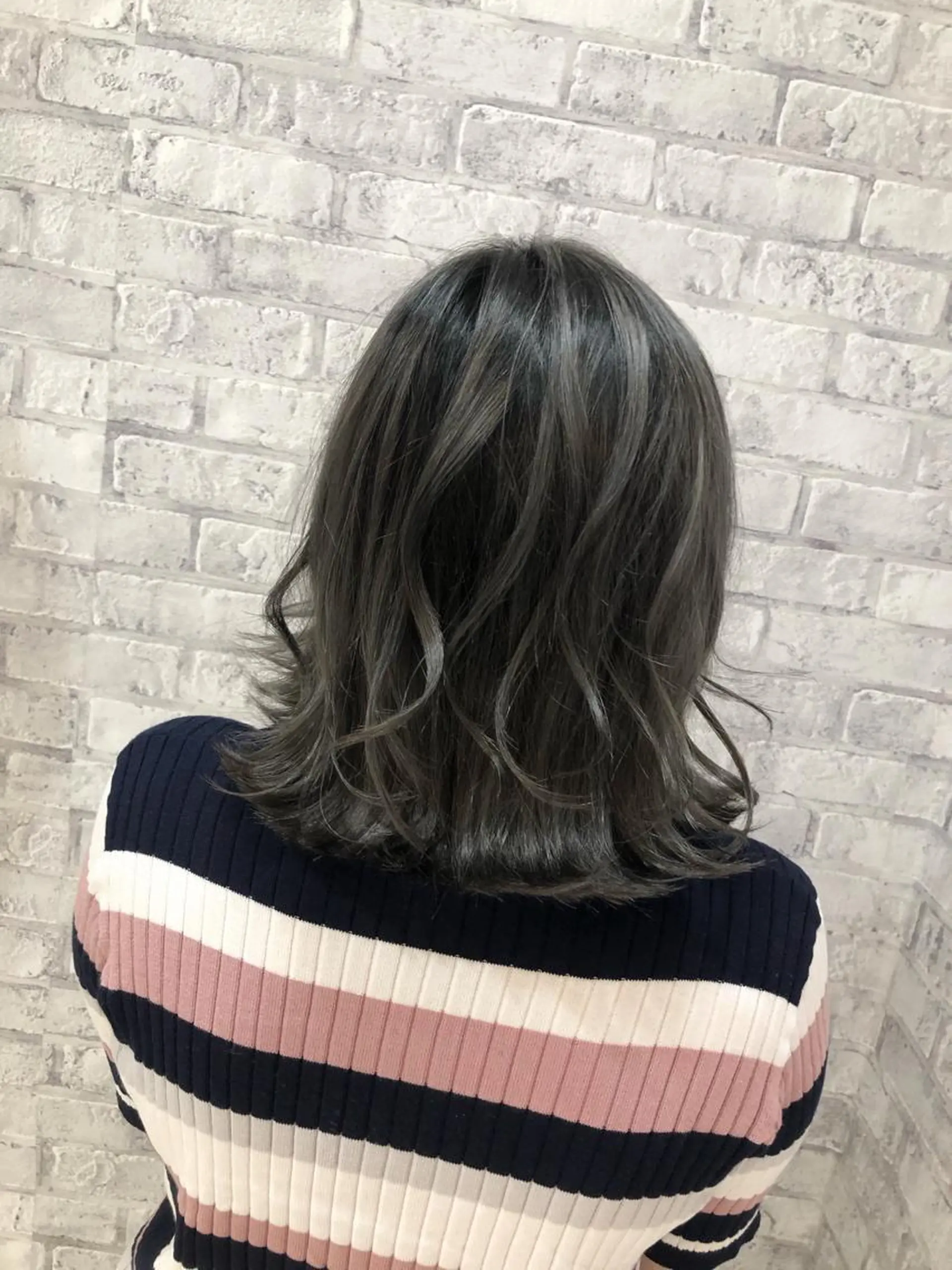 ショート カラー ヘアアレンジ 切りっぱなしボブ ボブ ヘアカラー トリートメント 秋山 幸太のヘアスタイル