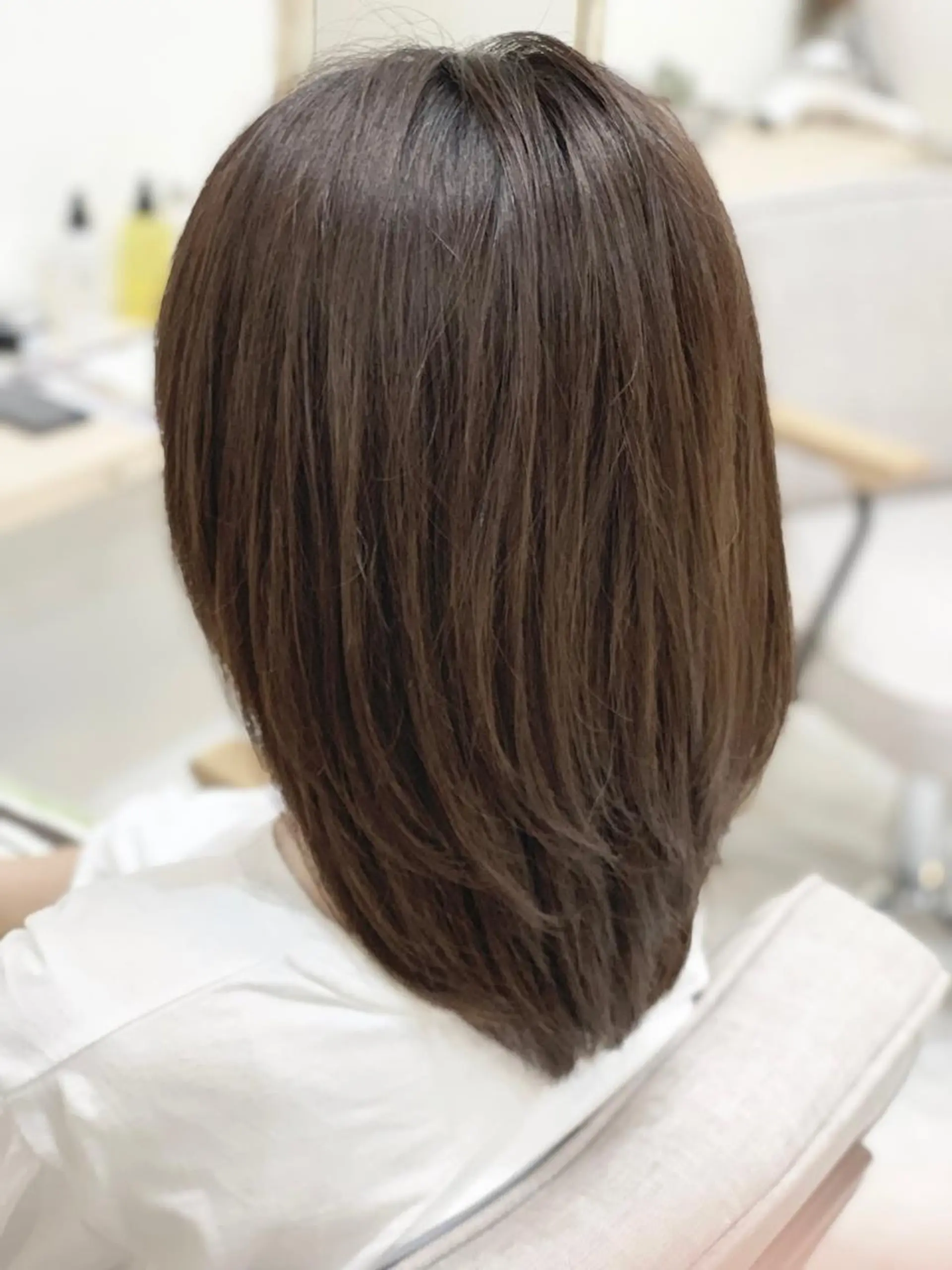 ミディアム カラー アッシュ アッシュブラウン ブラウンカラー ボブ レイヤーカット 山本 悟志のヘアスタイル