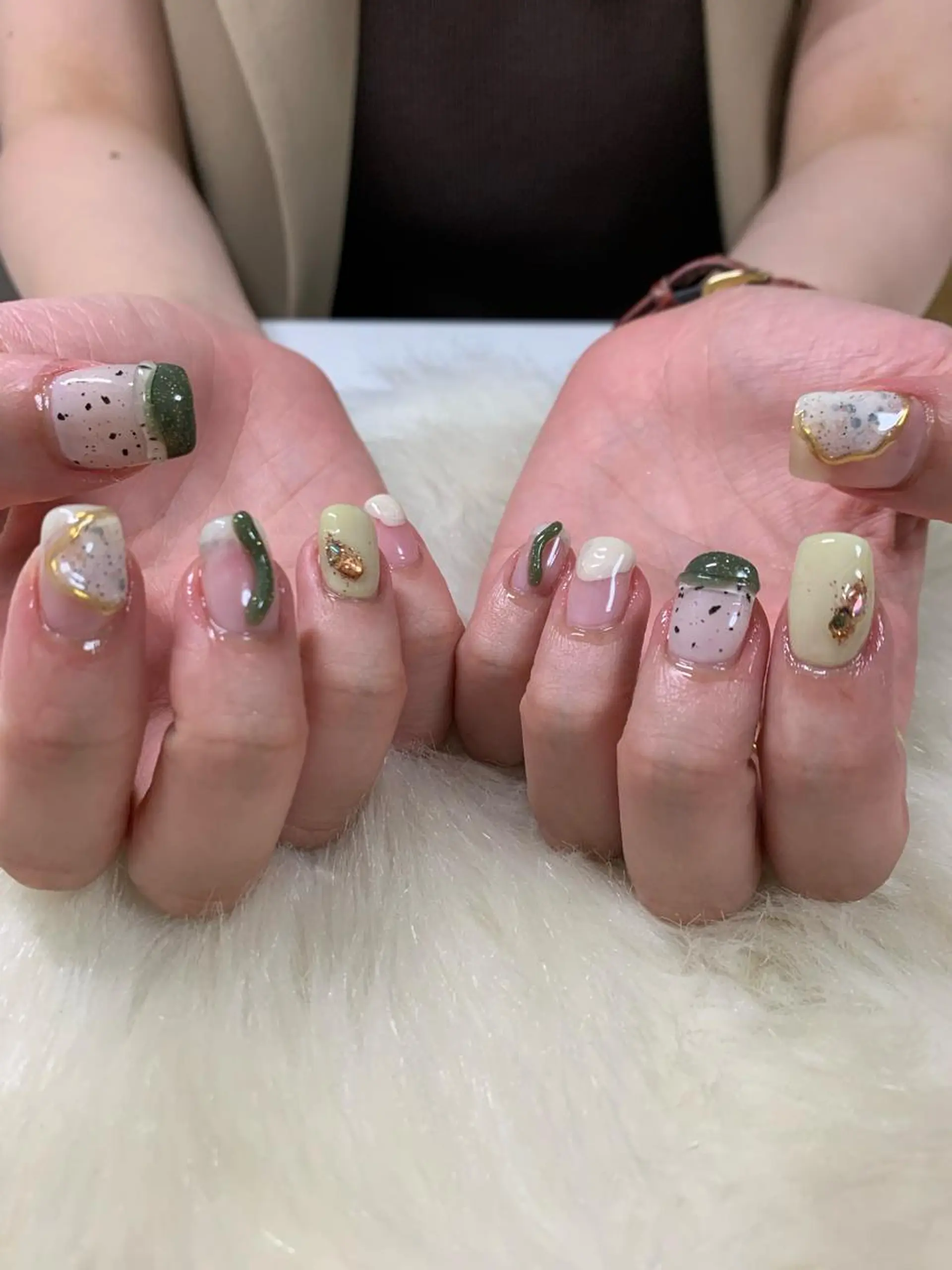 ミディアム ハンドネイル ハンドケア Kono Nanamiのネイルデザイン