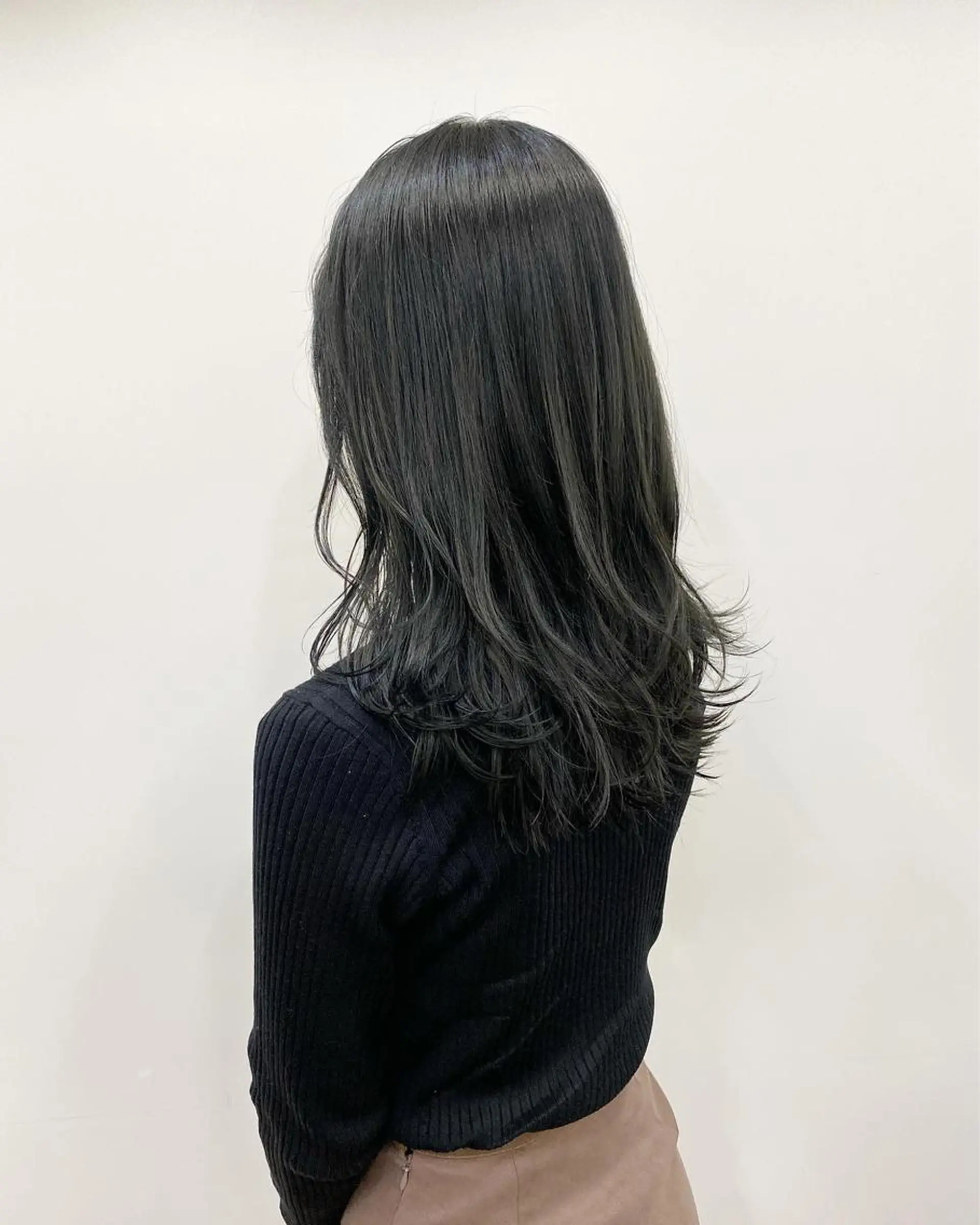 セミロング カラー GO TO DAY渋谷モディ店所属・stylist トモヤのヘアスタイル