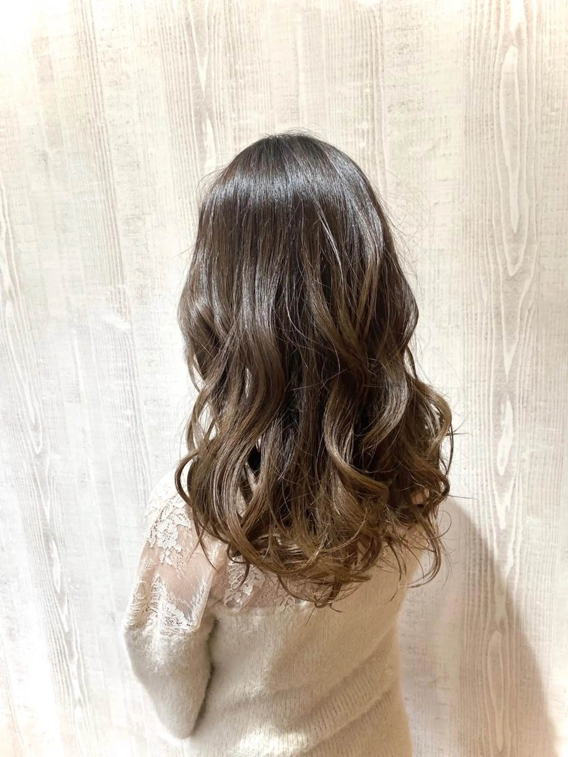 セミロング カラー アディクシーカラー アッシュ グラデーションカラー カット ヘアカラー トリートメント Kazu .Kのヘアスタイル