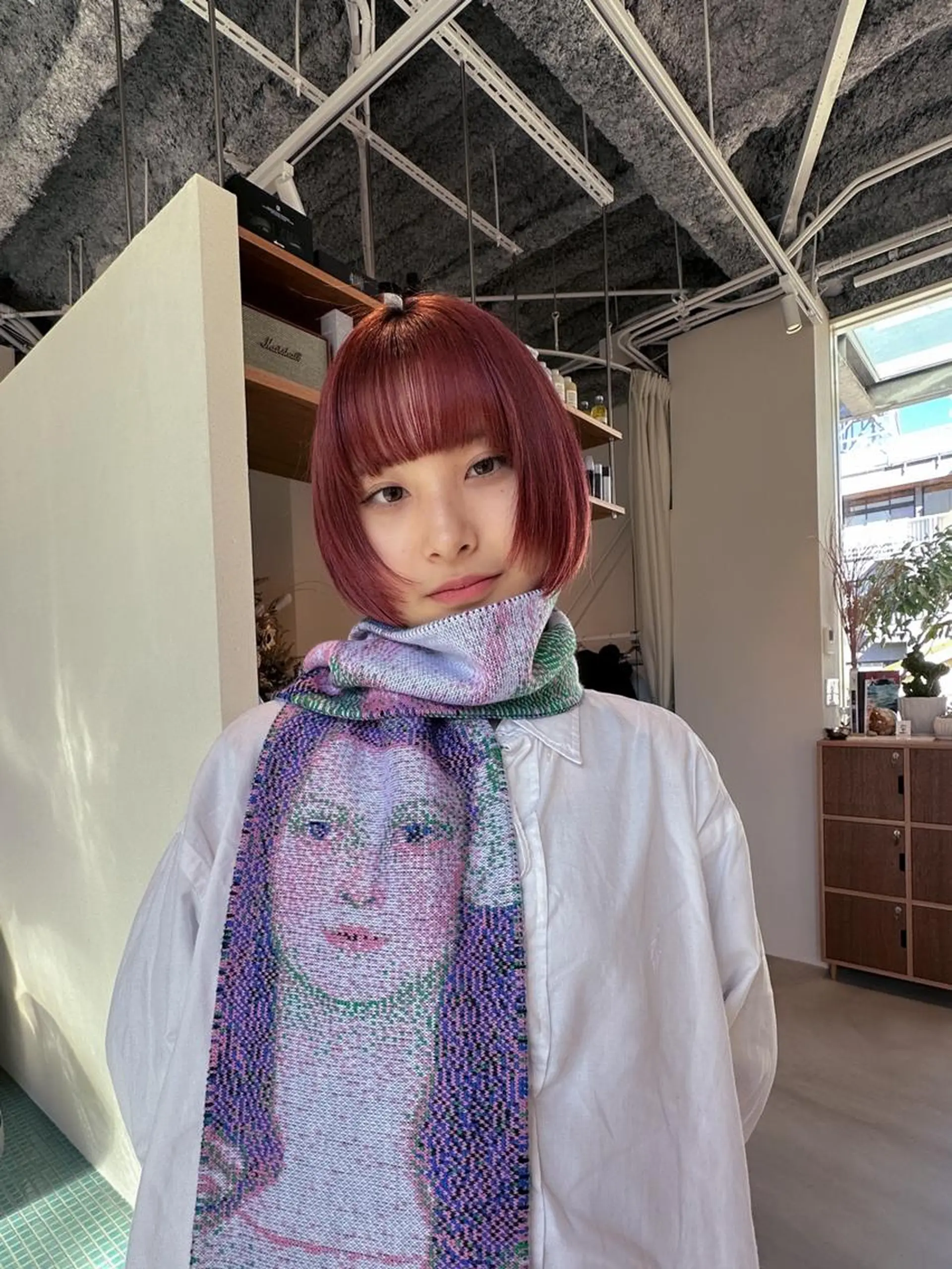 ミディアム 五屋 美咲のヘアスタイル