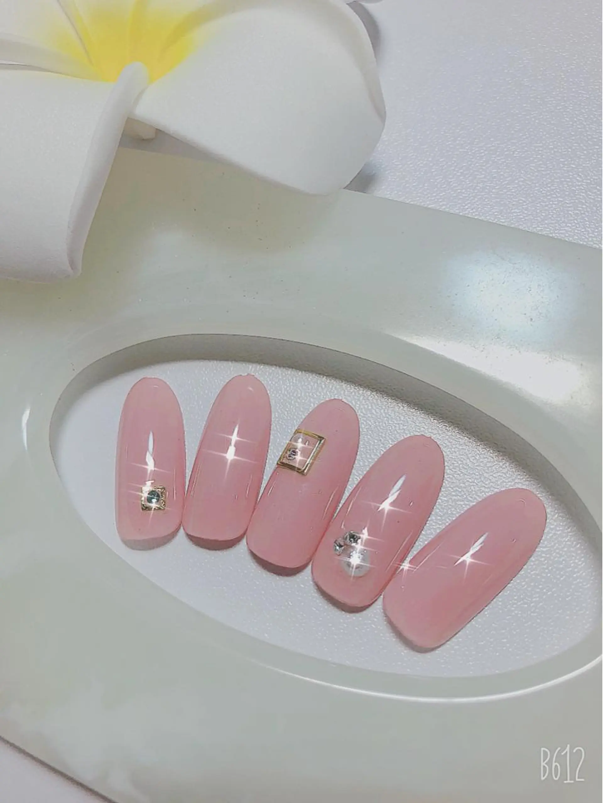 ネイル Bella  totalbeauty所属・Bella 齋藤理奈のネイルデザイン