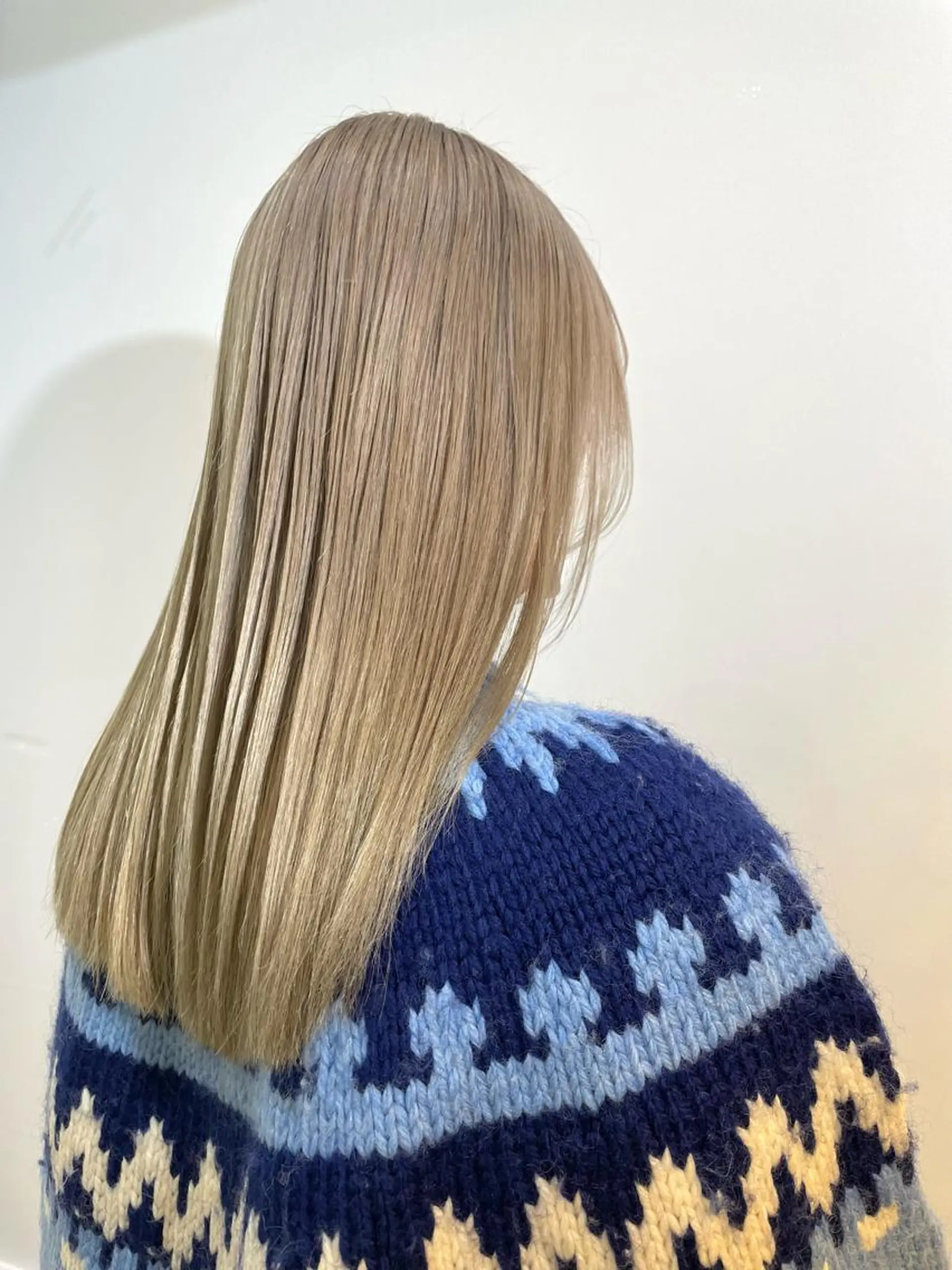 ロング カット ヘアカラー 井上 亜海のヘアスタイル