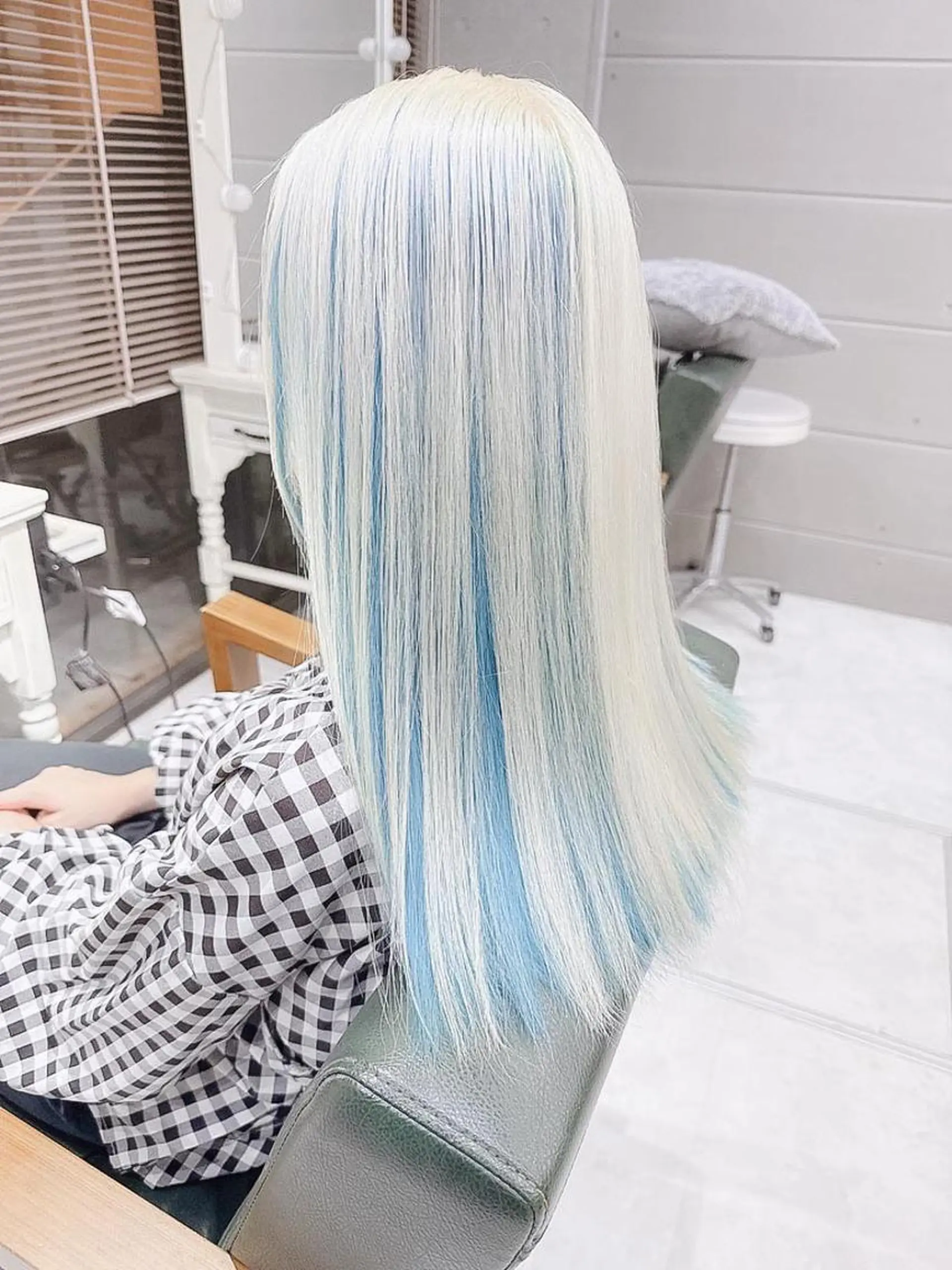 ロング カラー ブリーチ インナーカラー モテ髪透明感❤️ デイズヘアカラーのヘアスタイル