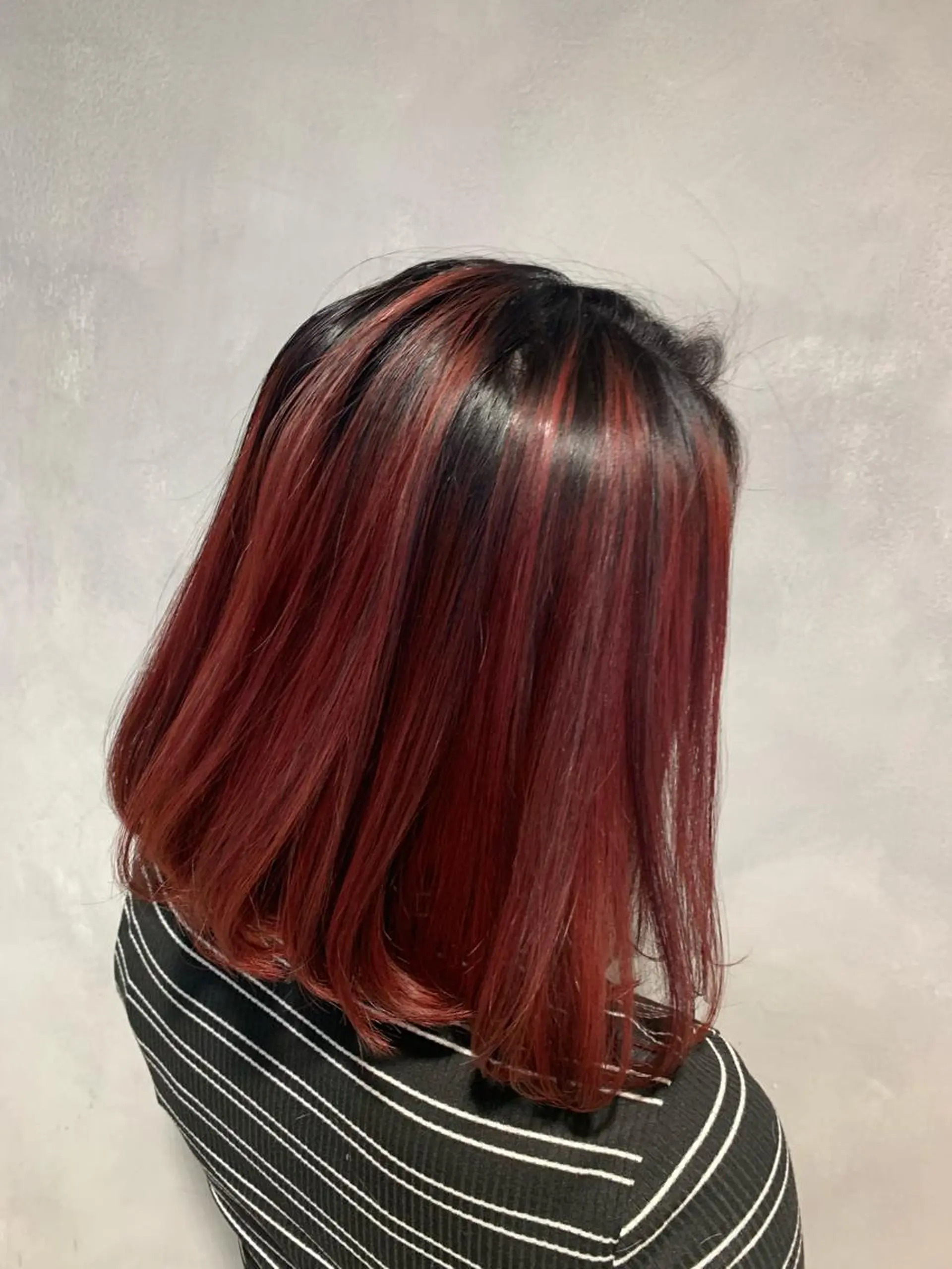 ミディアム カラー バレイヤージュ ブリーチ ケアブリーチ ケアカラー レッドカラー 岩本 栄輝のヘアスタイル