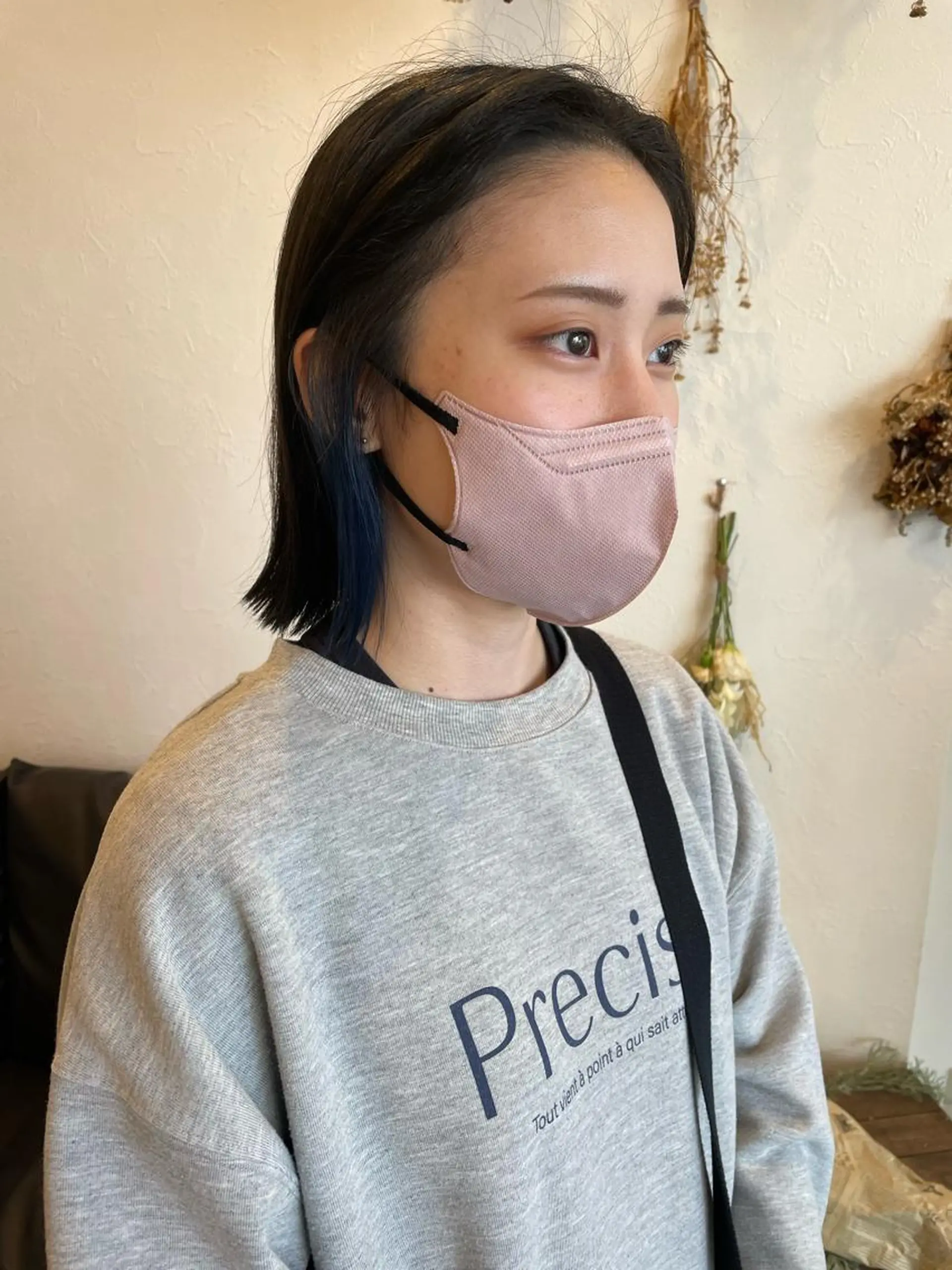 ミディアム カラー ブリーチ ブルーカラー イヤリングカラー ヘアカラー m ā l o.🌷 サカモトマイコのヘアスタイル