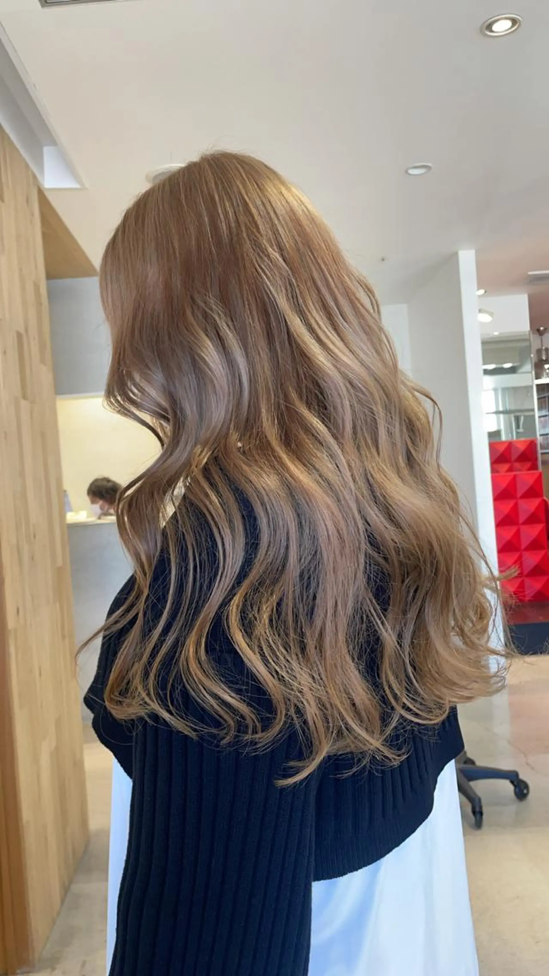 ロング カラー 艶ハイトーン👑♡ NATSUKIのヘアスタイル