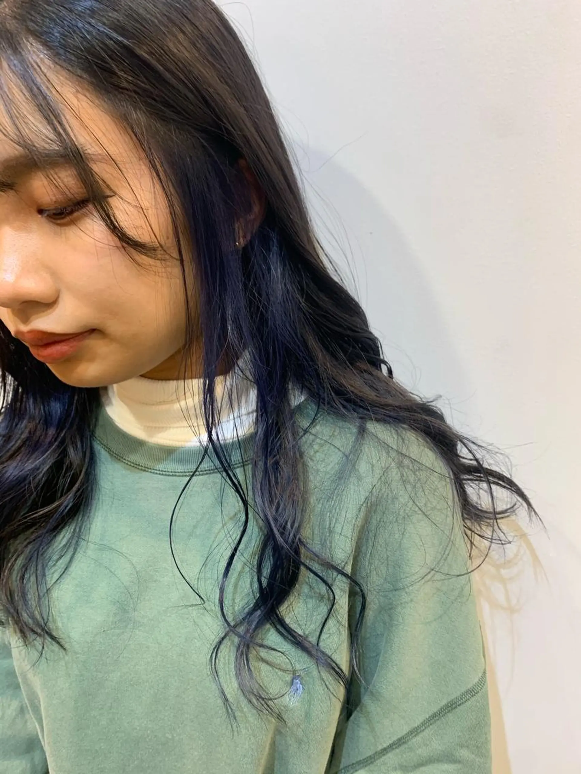 ロング カラー ブルーカラー グレージュ インナーカラー ネイビーカラー ヘアカラー 中目黒🌼 🌼ハナのヘアスタイル