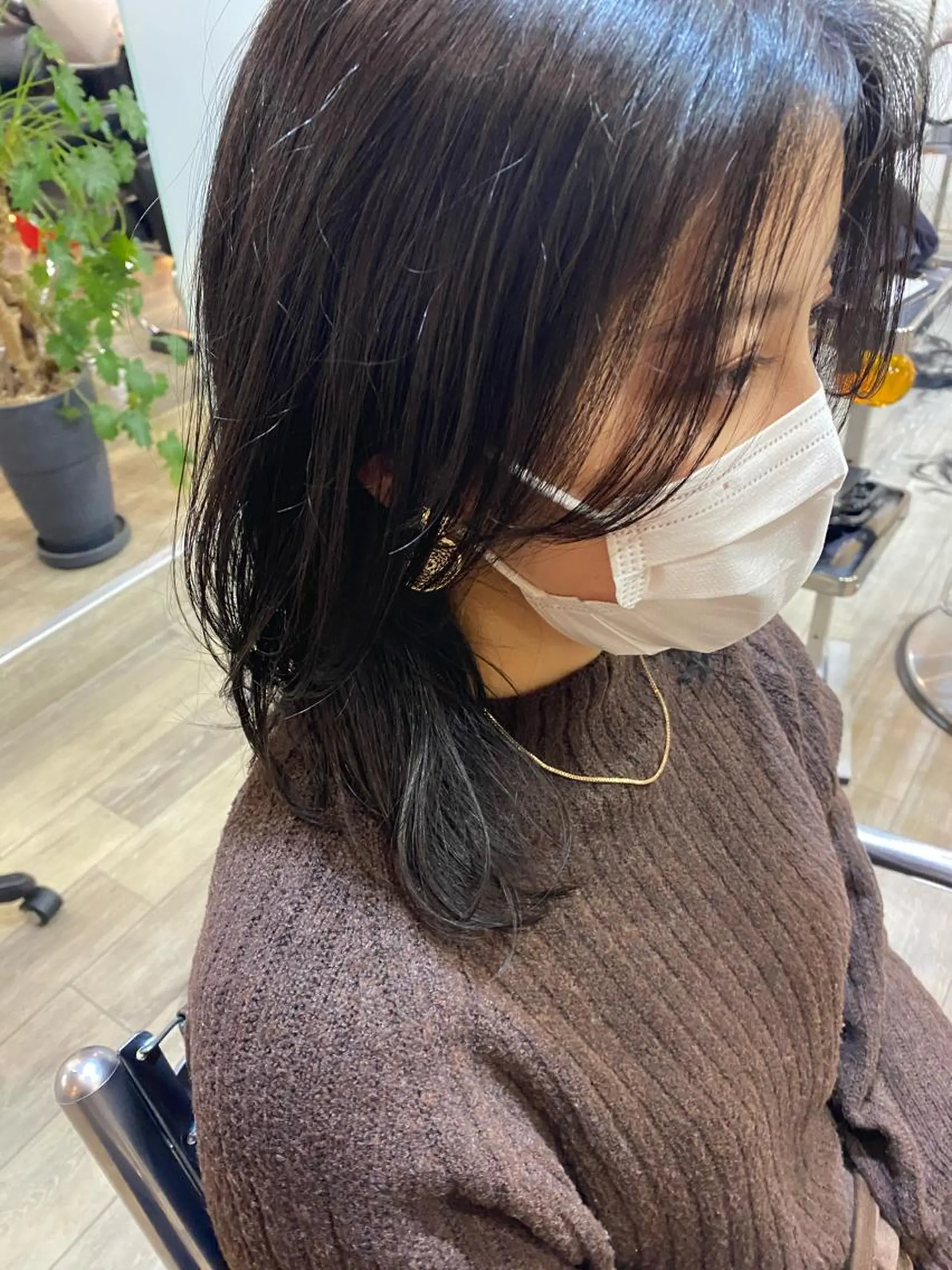 ミディアム W所属・小林 朋花のヘアスタイル