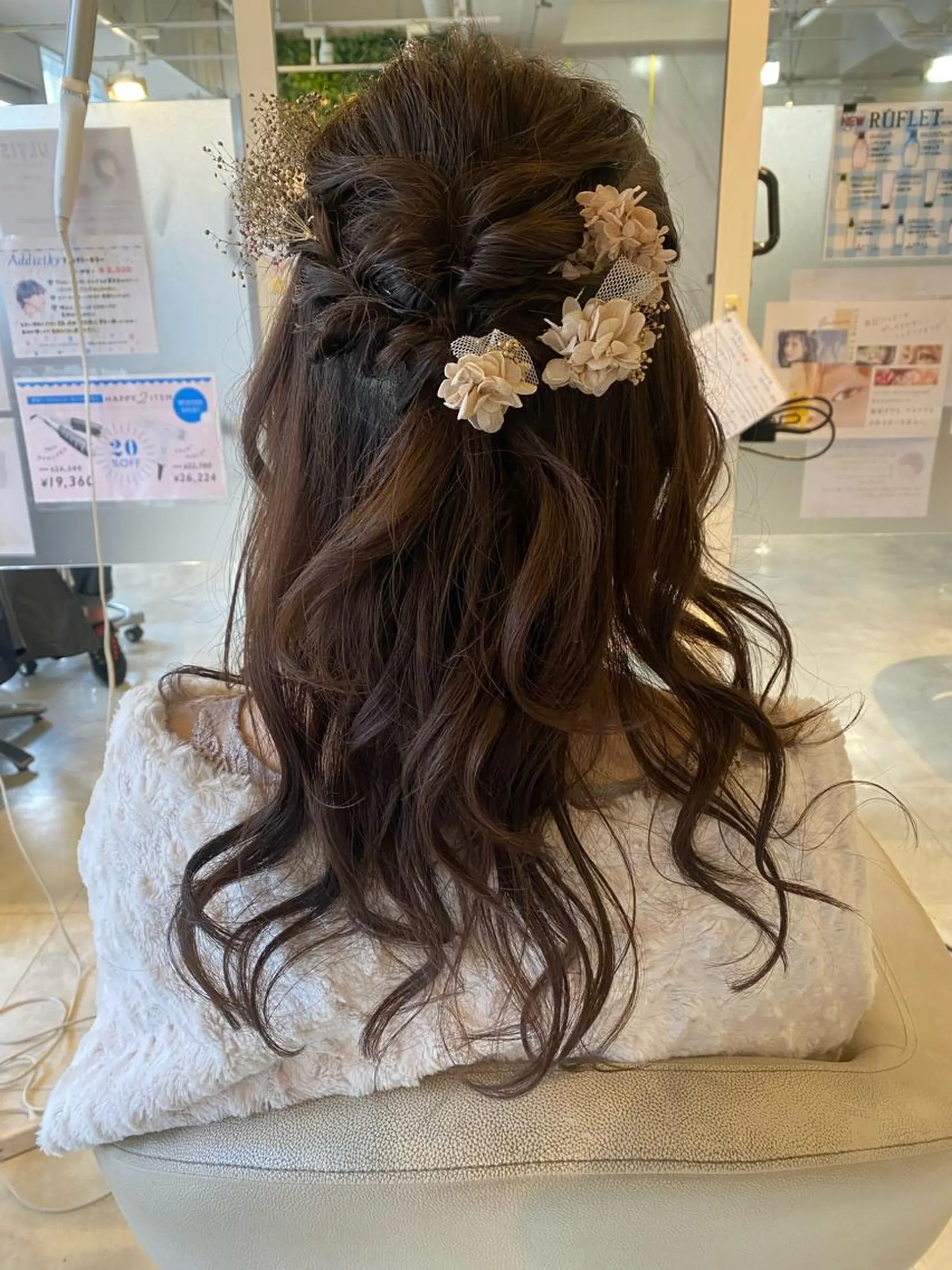 ヘアアレンジ ハーフアップ ヘアセット 岡田 奈々のヘアスタイル