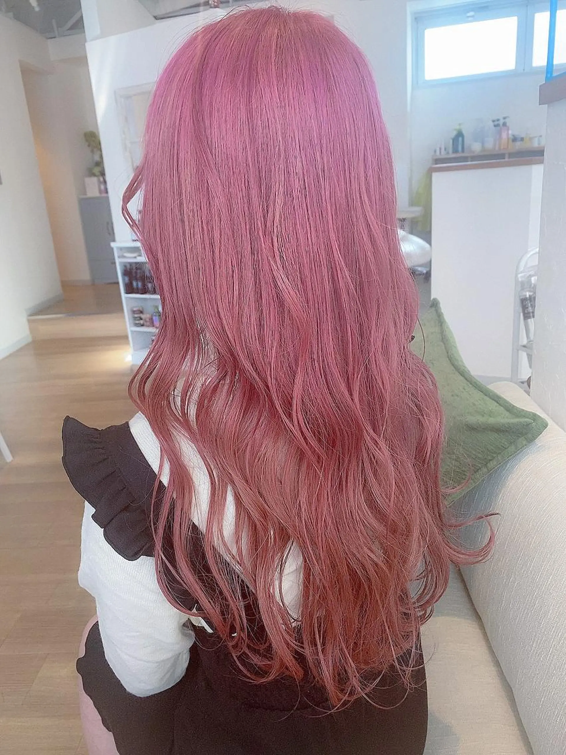 ロング カラー Ate by little所属・青木 梢のヘアスタイル